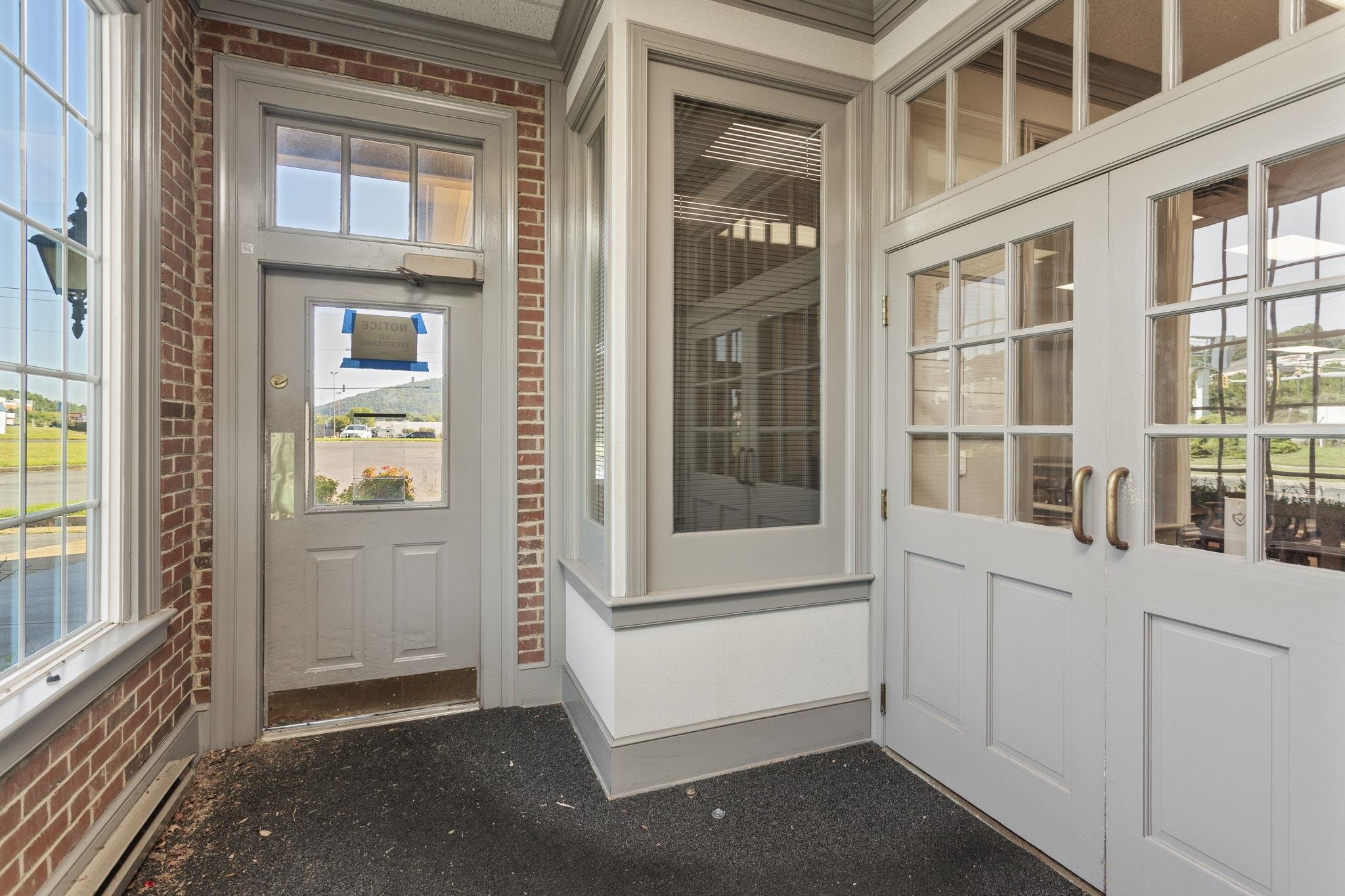 488 FRONTIER DR, STAUNTON, Virginia 24401, ,Commercial,488 FRONTIER DR,670199 MLS # 670199