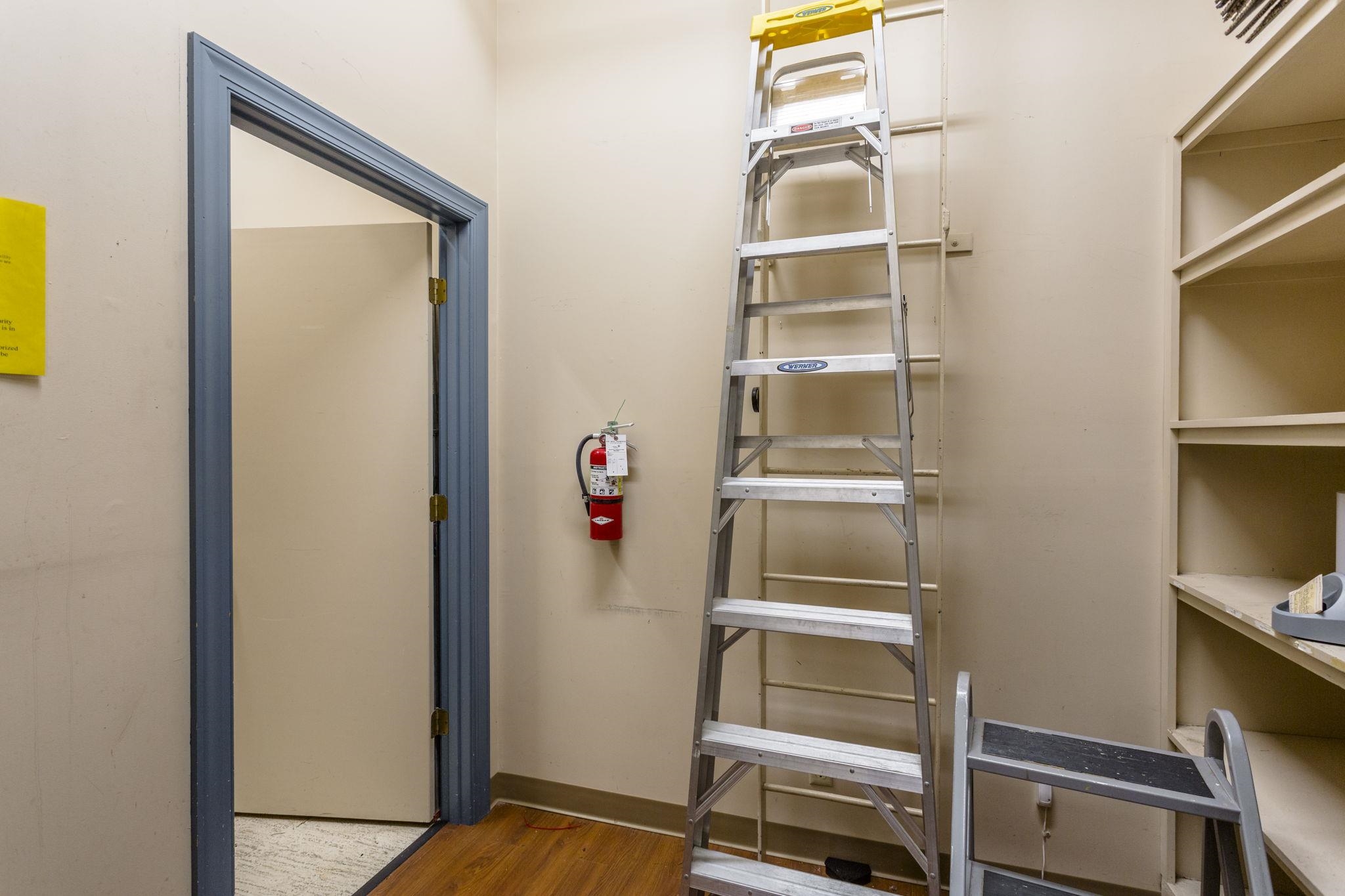 488 FRONTIER DR, STAUNTON, Virginia 24401, ,Commercial,488 FRONTIER DR,670199 MLS # 670199