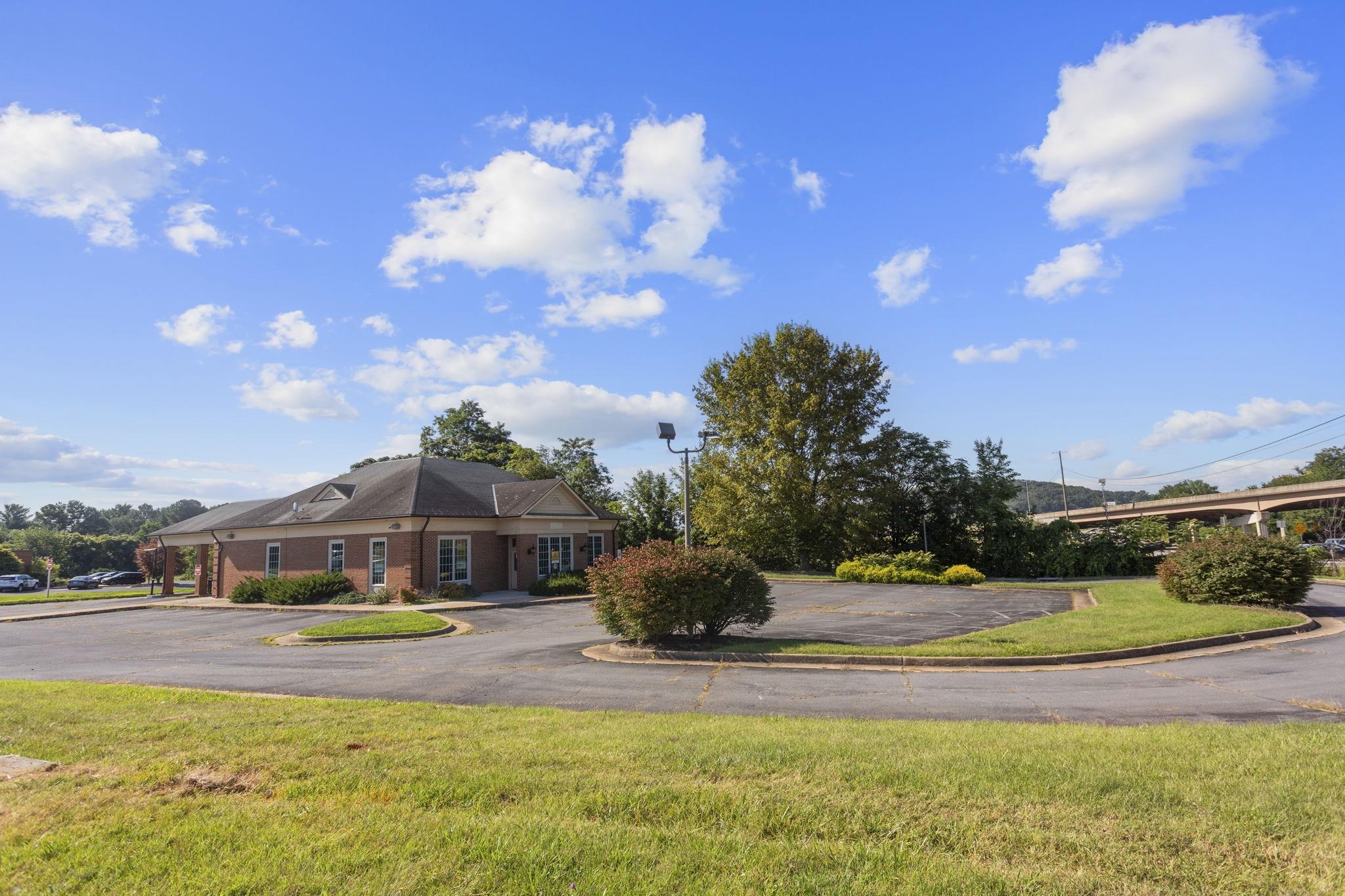 488 FRONTIER DR, STAUNTON, Virginia 24401, ,Commercial,488 FRONTIER DR,670199 MLS # 670199