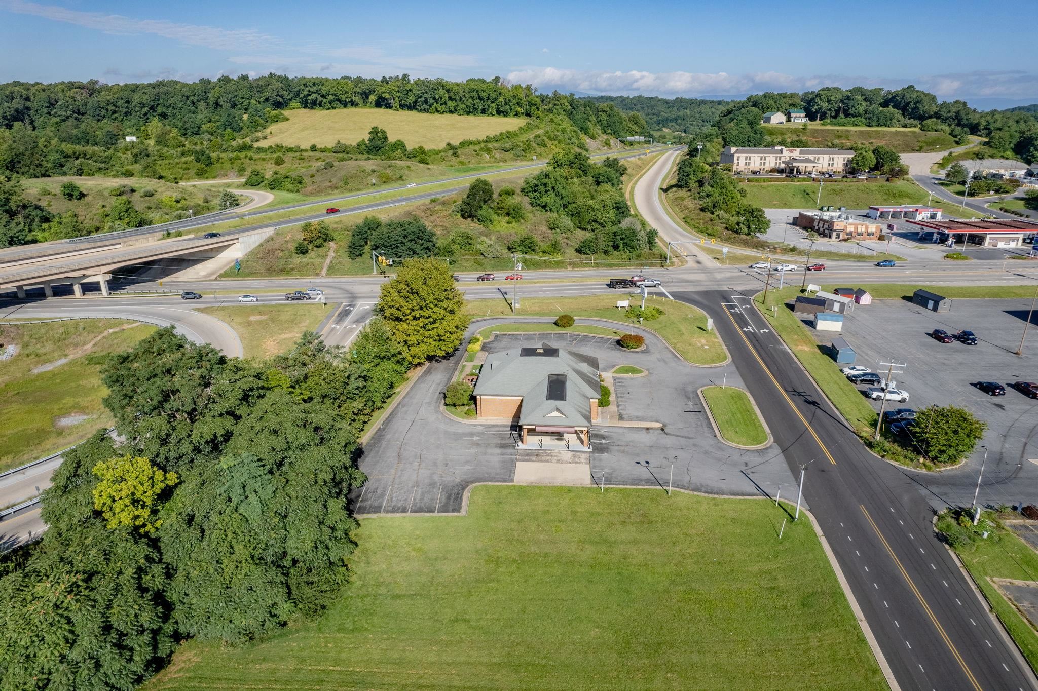 488 FRONTIER DR, STAUNTON, Virginia 24401, ,Commercial,488 FRONTIER DR,670199 MLS # 670199