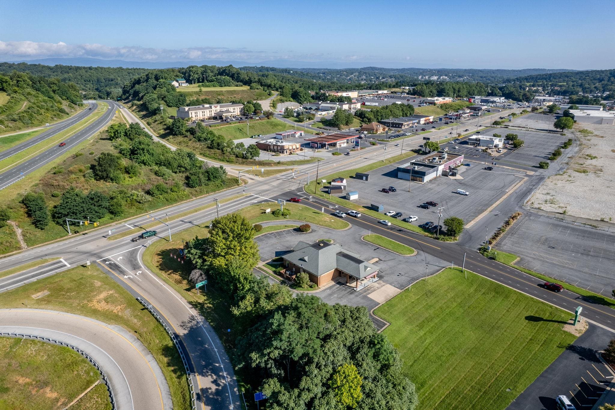 488 FRONTIER DR, STAUNTON, Virginia 24401, ,Commercial,488 FRONTIER DR,670199 MLS # 670199