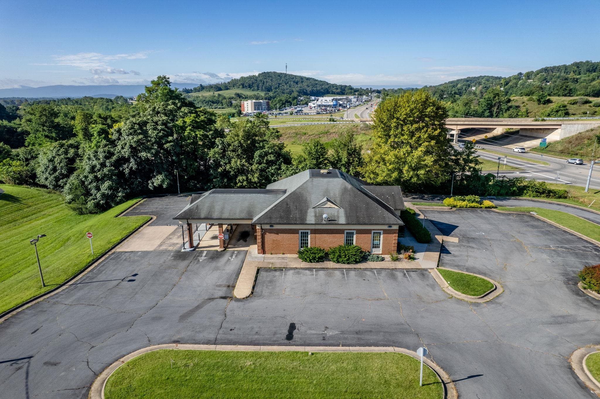 488 FRONTIER DR, STAUNTON, Virginia 24401, ,Commercial,488 FRONTIER DR,670199 MLS # 670199