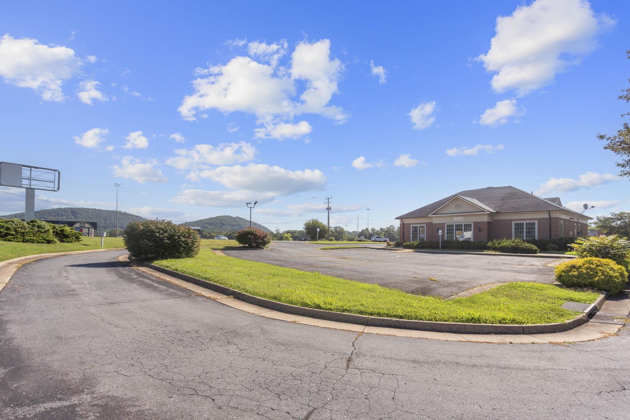 488 FRONTIER DR, STAUNTON, Virginia 24401, ,Commercial,488 FRONTIER DR,670199 MLS # 670199