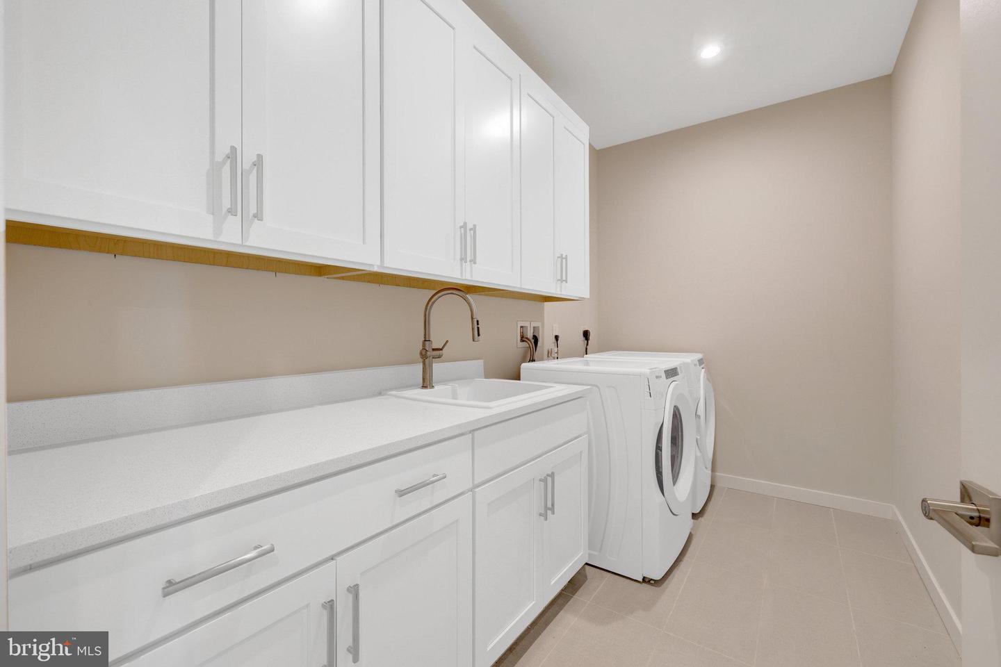22088 MIDMOORE DR, ASHBURN, Virginia 20148, 3 Bedrooms Bedrooms, ,2 BathroomsBathrooms,Residential,For sale,22088 MIDMOORE DR,VALO2108966 MLS # VALO2108966
