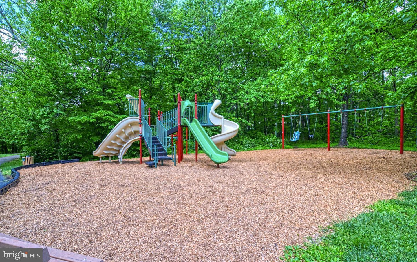 1651 POPLAR GROVE DR, RESTON, Virginia 20194, 2 Bedrooms Bedrooms, ,1 BathroomBathrooms,Residential,For sale,1651 POPLAR GROVE DR,VAFX2274440 MLS # VAFX2274440