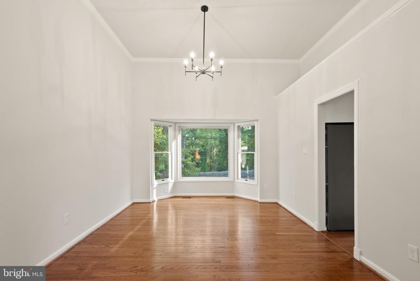 1235 GILMAN CT, HERNDON, Virginia 20170, 5 Bedrooms Bedrooms, ,3 BathroomsBathrooms,Residential,For sale,1235 GILMAN CT,VAFX2274476 MLS # VAFX2274476