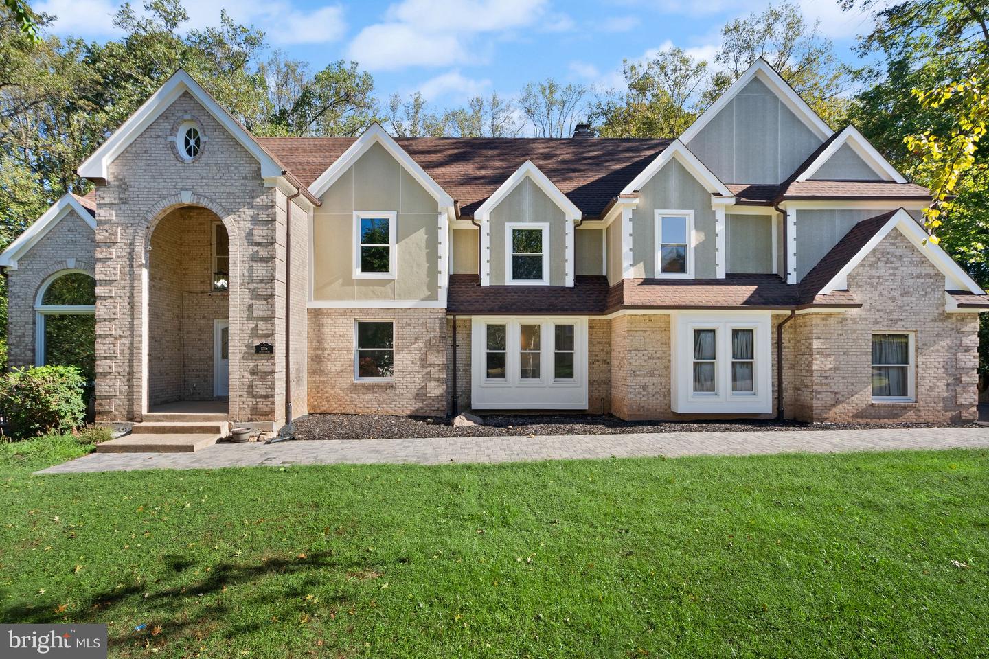 1235 GILMAN CT, HERNDON, Virginia 20170, 5 Bedrooms Bedrooms, ,3 BathroomsBathrooms,Residential,For sale,1235 GILMAN CT,VAFX2274476 MLS # VAFX2274476