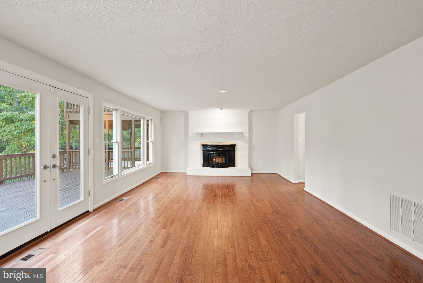 1235 GILMAN CT, HERNDON, Virginia 20170, 5 Bedrooms Bedrooms, ,3 BathroomsBathrooms,Residential,For sale,1235 GILMAN CT,VAFX2274476 MLS # VAFX2274476