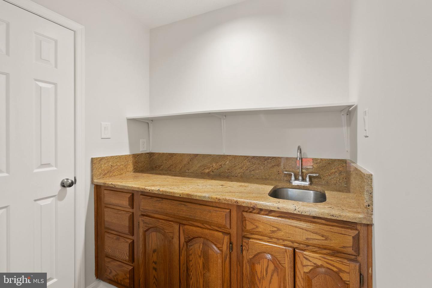 1235 GILMAN CT, HERNDON, Virginia 20170, 5 Bedrooms Bedrooms, ,3 BathroomsBathrooms,Residential,For sale,1235 GILMAN CT,VAFX2274476 MLS # VAFX2274476