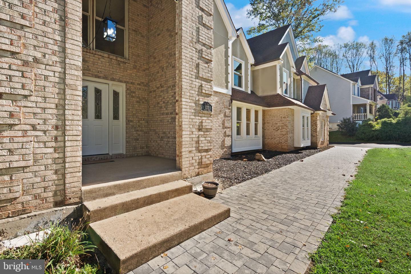1235 GILMAN CT, HERNDON, Virginia 20170, 5 Bedrooms Bedrooms, ,3 BathroomsBathrooms,Residential,For sale,1235 GILMAN CT,VAFX2274476 MLS # VAFX2274476