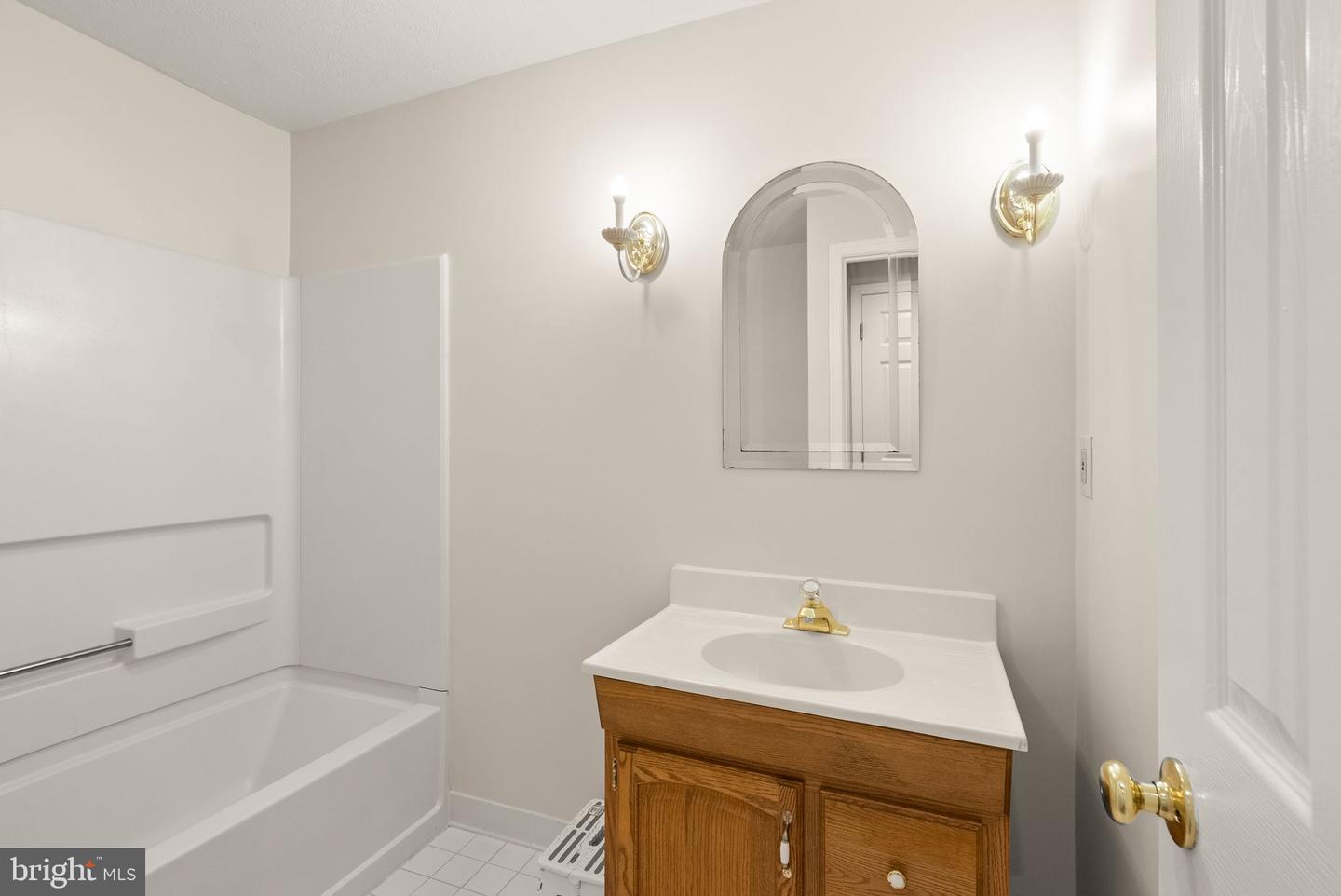 1235 GILMAN CT, HERNDON, Virginia 20170, 5 Bedrooms Bedrooms, ,3 BathroomsBathrooms,Residential,For sale,1235 GILMAN CT,VAFX2274476 MLS # VAFX2274476