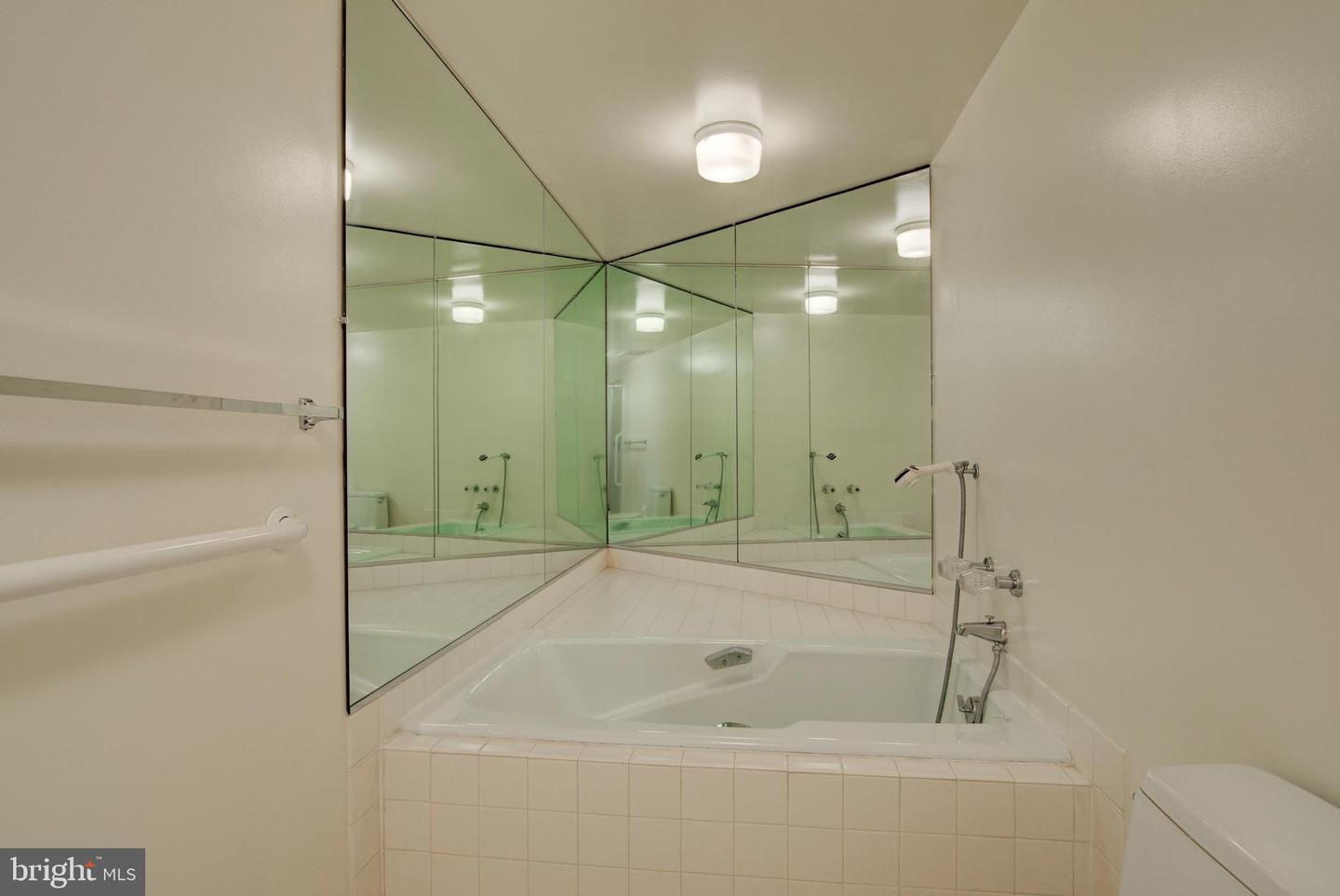 11500 FAIRWAY DR #208, RESTON, Virginia 20190, 3 Bedrooms Bedrooms, ,2 BathroomsBathrooms,Residential,For sale,11500 FAIRWAY DR #208,VAFX2274534 MLS # VAFX2274534