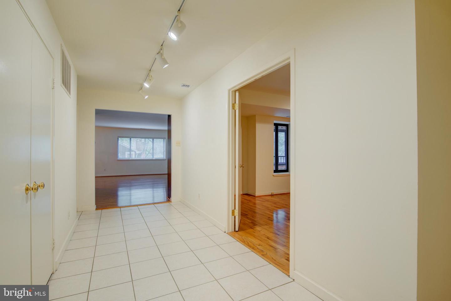 11500 FAIRWAY DR #208, RESTON, Virginia 20190, 3 Bedrooms Bedrooms, ,2 BathroomsBathrooms,Residential,For sale,11500 FAIRWAY DR #208,VAFX2274534 MLS # VAFX2274534