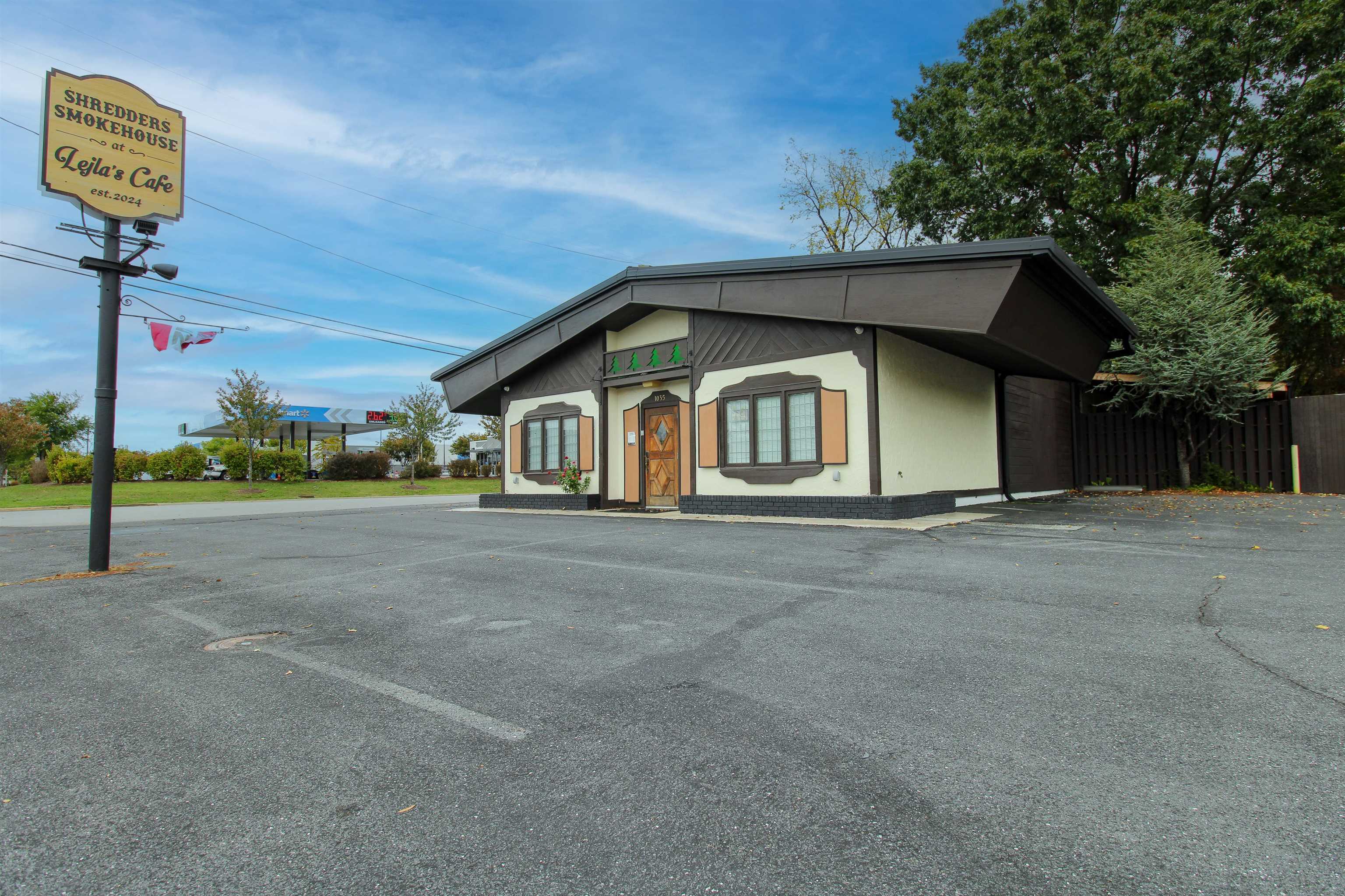 1035 W BROAD ST, WAYNESBORO, Virginia 22980, ,Commercial,1035 W BROAD ST,670206 MLS # 670206