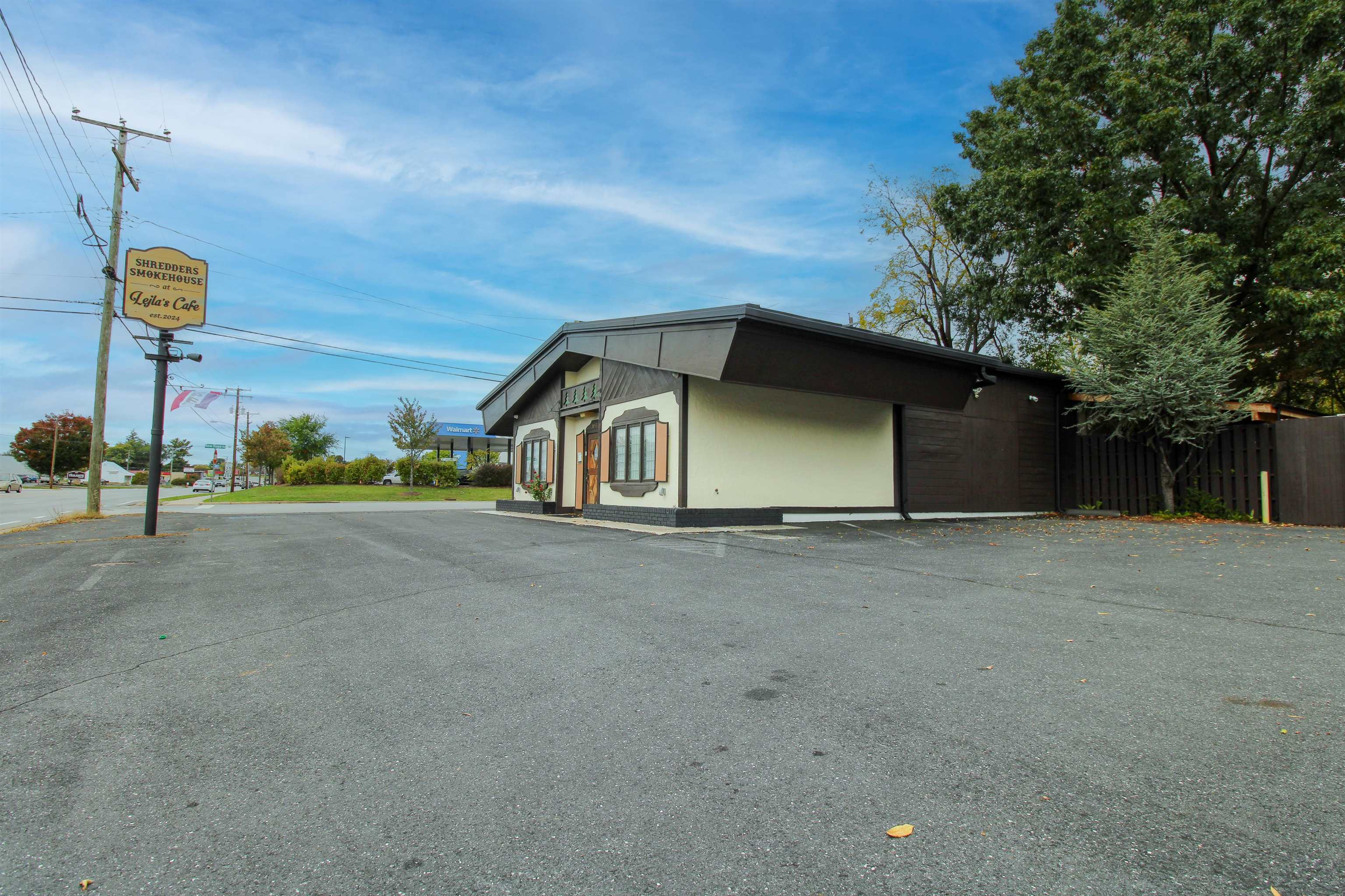 1035 W BROAD ST, WAYNESBORO, Virginia 22980, ,Commercial,1035 W BROAD ST,670206 MLS # 670206