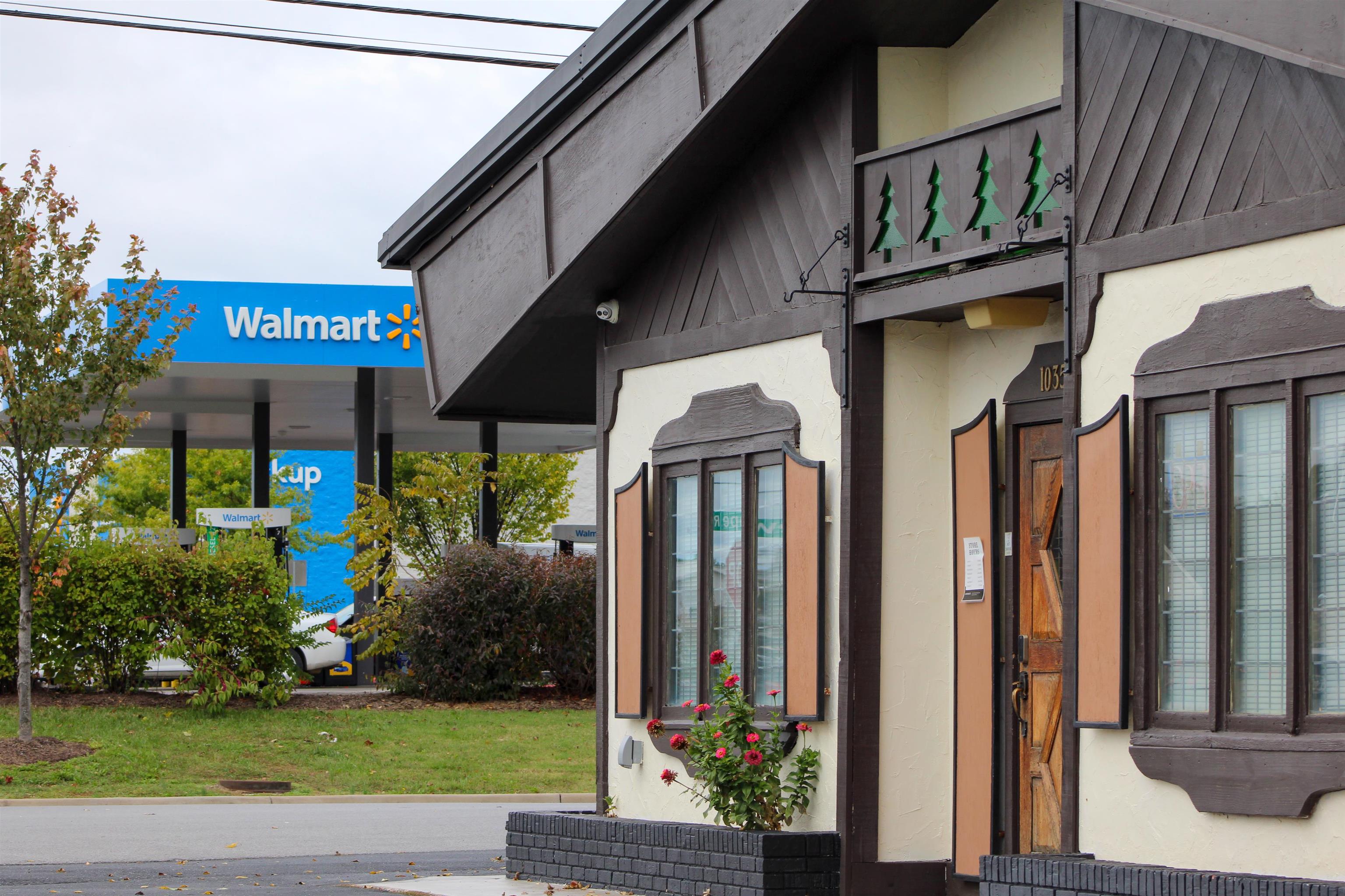 1035 W BROAD ST, WAYNESBORO, Virginia 22980, ,Commercial,1035 W BROAD ST,670206 MLS # 670206
