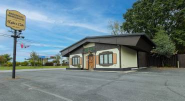 1035 W BROAD ST, WAYNESBORO, Virginia 22980, ,Commercial,1035 W BROAD ST,670206 MLS # 670206