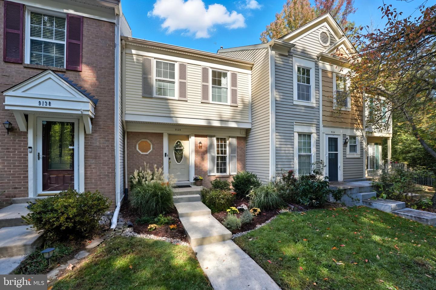 9136 OSHAD LN, SPRINGFIELD, Virginia 22152, 2 Bedrooms Bedrooms, ,3 BathroomsBathrooms,Residential,For sale,9136 OSHAD LN,VAFX2274600 MLS # VAFX2274600