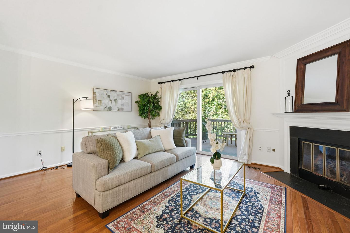 9136 OSHAD LN, SPRINGFIELD, Virginia 22152, 2 Bedrooms Bedrooms, ,3 BathroomsBathrooms,Residential,For sale,9136 OSHAD LN,VAFX2274600 MLS # VAFX2274600