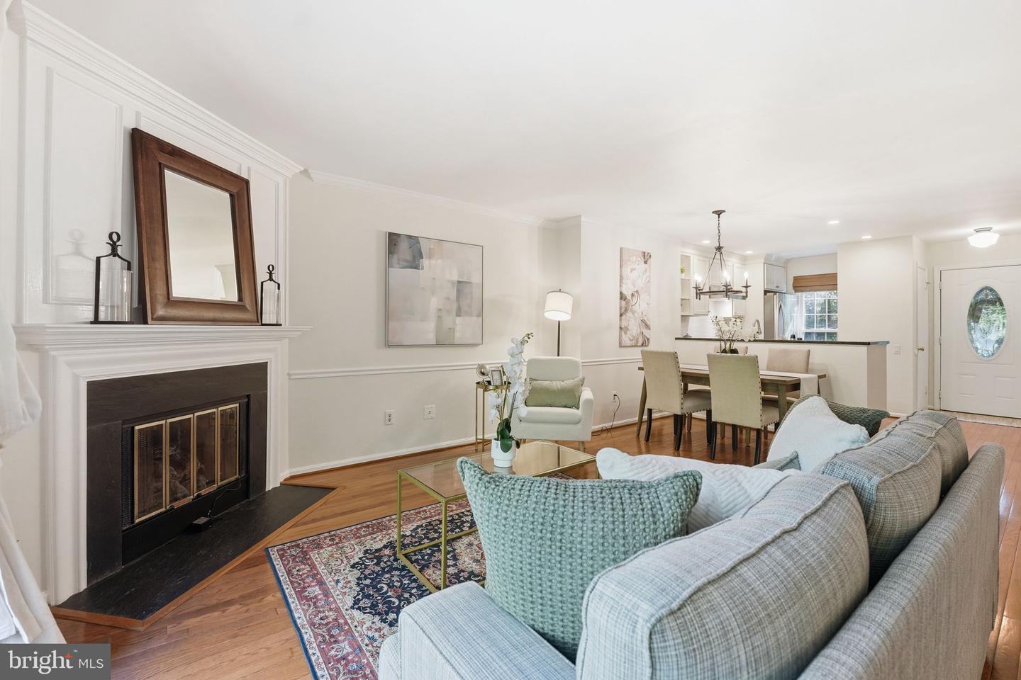 9136 OSHAD LN, SPRINGFIELD, Virginia 22152, 2 Bedrooms Bedrooms, ,3 BathroomsBathrooms,Residential,For sale,9136 OSHAD LN,VAFX2274600 MLS # VAFX2274600