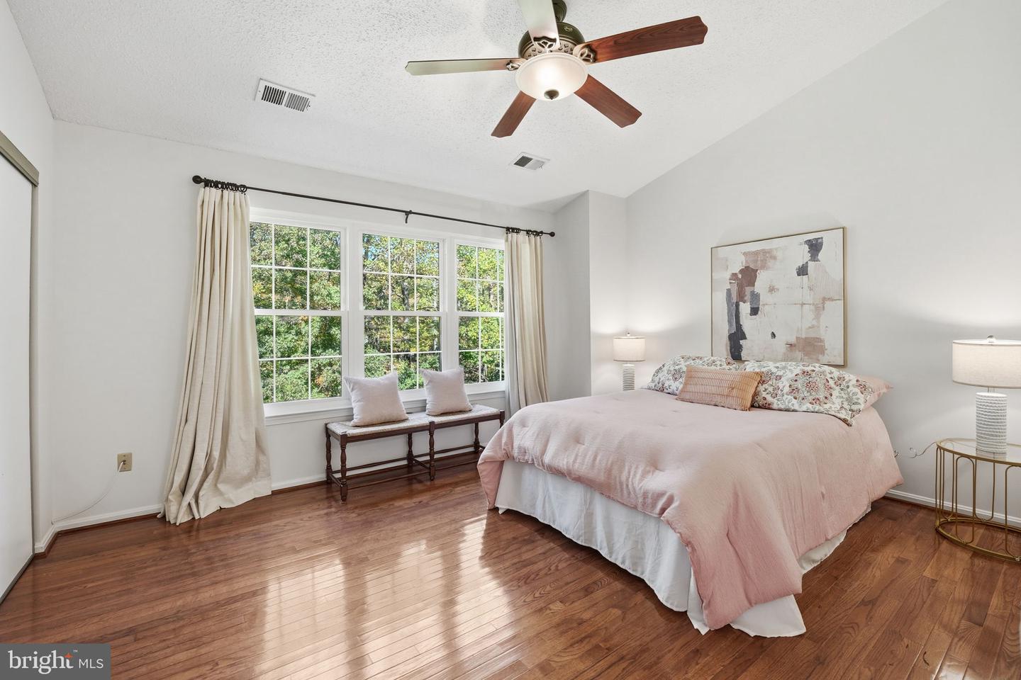 9136 OSHAD LN, SPRINGFIELD, Virginia 22152, 2 Bedrooms Bedrooms, ,3 BathroomsBathrooms,Residential,For sale,9136 OSHAD LN,VAFX2274600 MLS # VAFX2274600