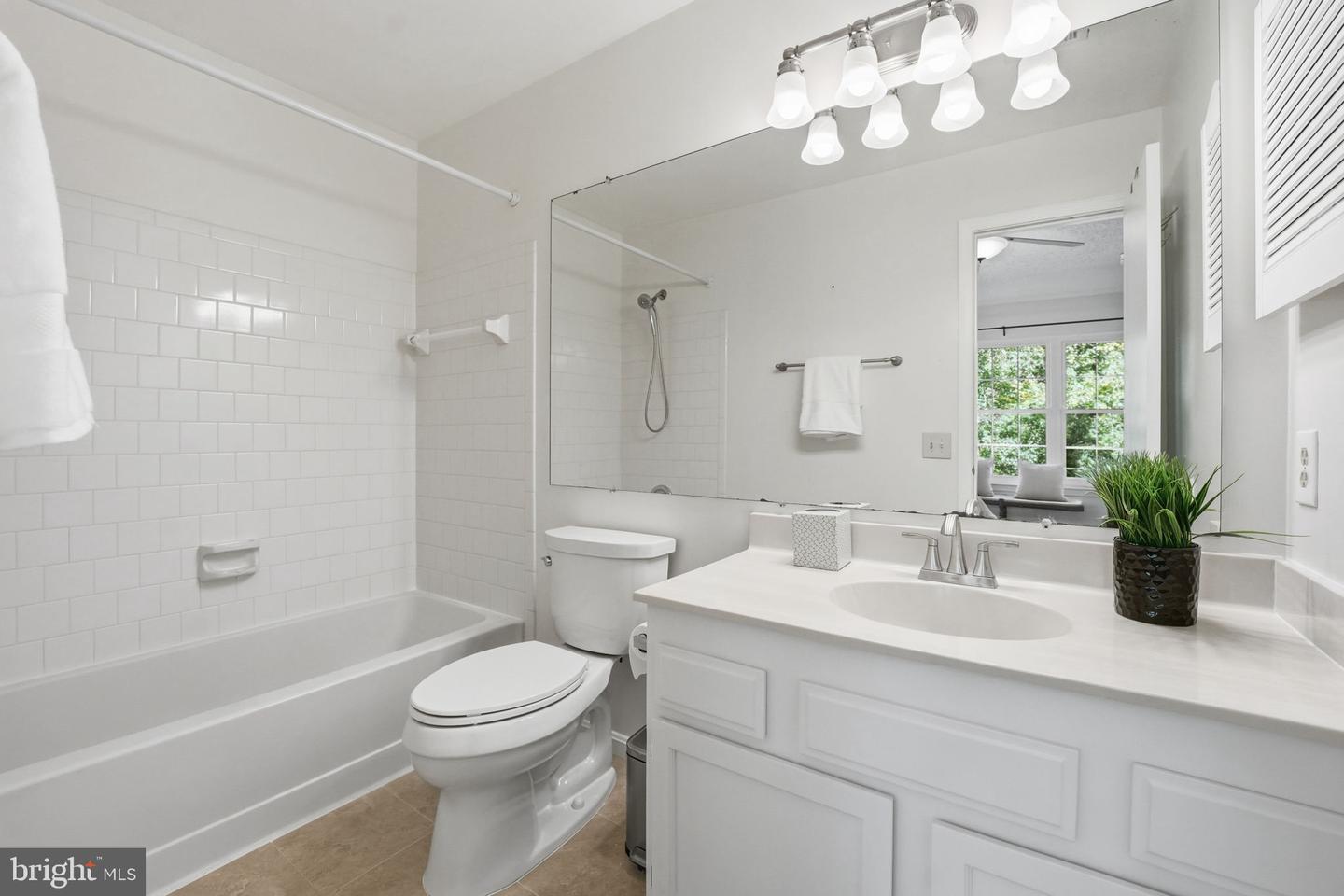 9136 OSHAD LN, SPRINGFIELD, Virginia 22152, 2 Bedrooms Bedrooms, ,3 BathroomsBathrooms,Residential,For sale,9136 OSHAD LN,VAFX2274600 MLS # VAFX2274600