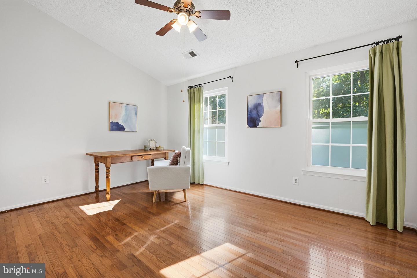 9136 OSHAD LN, SPRINGFIELD, Virginia 22152, 2 Bedrooms Bedrooms, ,3 BathroomsBathrooms,Residential,For sale,9136 OSHAD LN,VAFX2274600 MLS # VAFX2274600