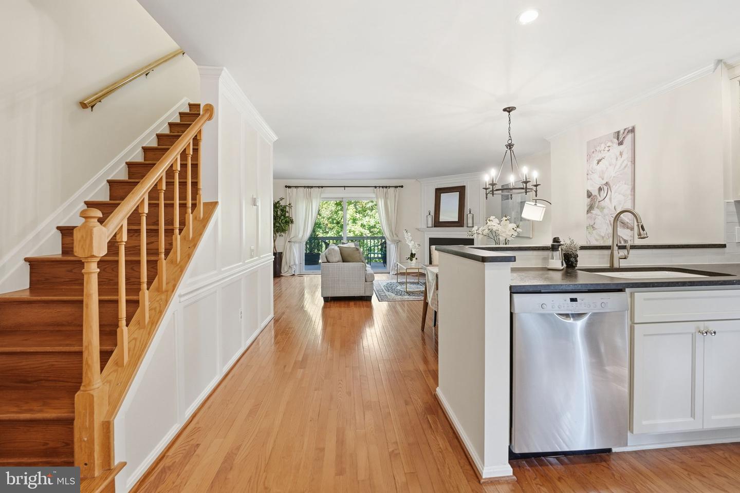 9136 OSHAD LN, SPRINGFIELD, Virginia 22152, 2 Bedrooms Bedrooms, ,3 BathroomsBathrooms,Residential,For sale,9136 OSHAD LN,VAFX2274600 MLS # VAFX2274600