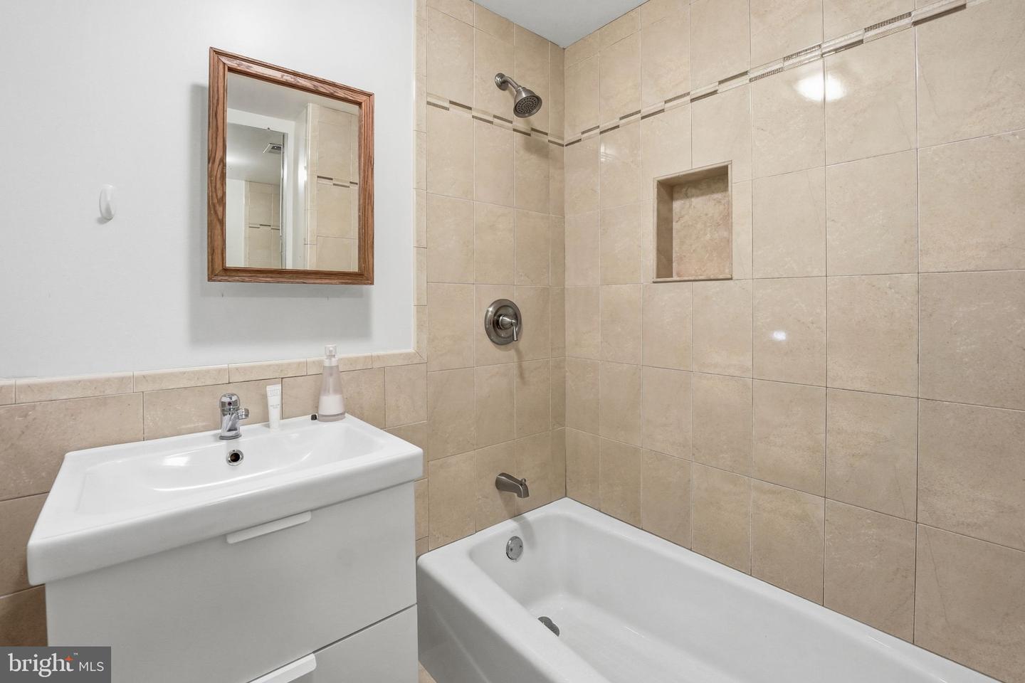 9136 OSHAD LN, SPRINGFIELD, Virginia 22152, 2 Bedrooms Bedrooms, ,3 BathroomsBathrooms,Residential,For sale,9136 OSHAD LN,VAFX2274600 MLS # VAFX2274600