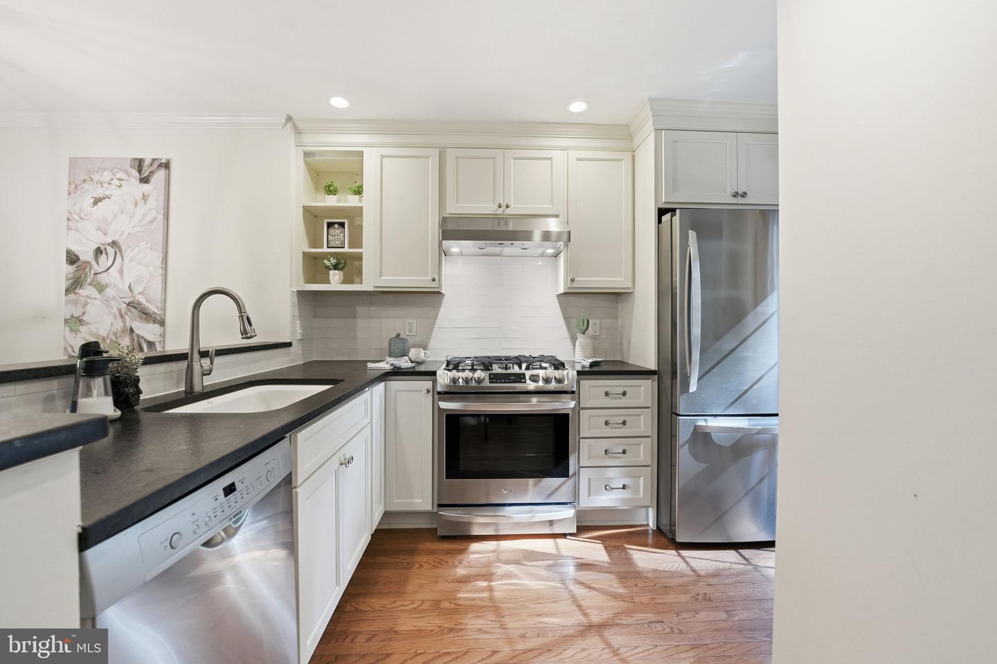 9136 OSHAD LN, SPRINGFIELD, Virginia 22152, 2 Bedrooms Bedrooms, ,3 BathroomsBathrooms,Residential,For sale,9136 OSHAD LN,VAFX2274600 MLS # VAFX2274600