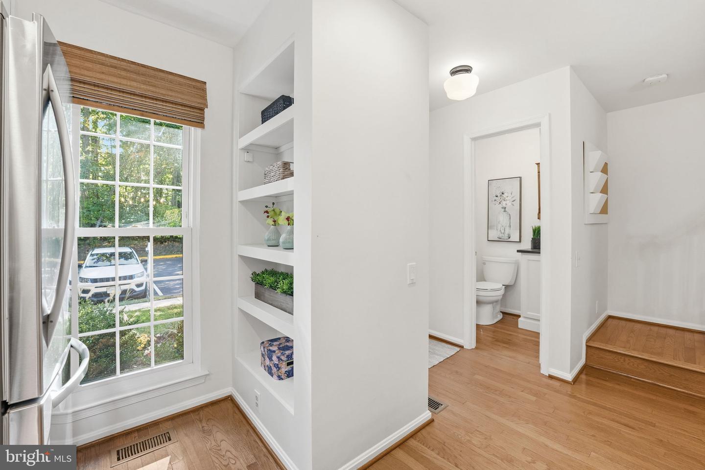 9136 OSHAD LN, SPRINGFIELD, Virginia 22152, 2 Bedrooms Bedrooms, ,3 BathroomsBathrooms,Residential,For sale,9136 OSHAD LN,VAFX2274600 MLS # VAFX2274600