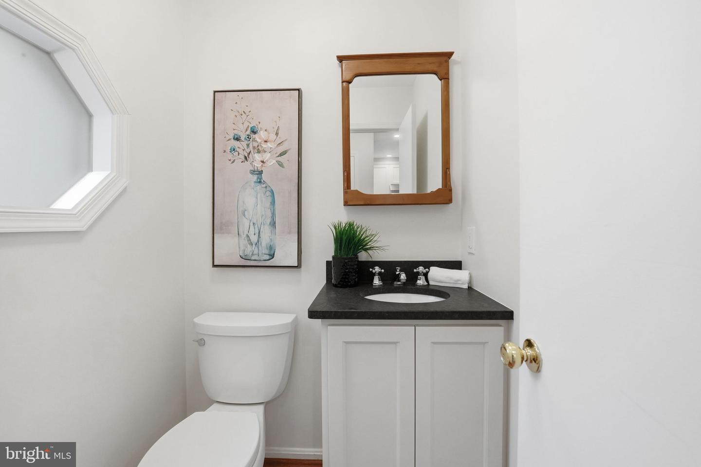 9136 OSHAD LN, SPRINGFIELD, Virginia 22152, 2 Bedrooms Bedrooms, ,3 BathroomsBathrooms,Residential,For sale,9136 OSHAD LN,VAFX2274600 MLS # VAFX2274600