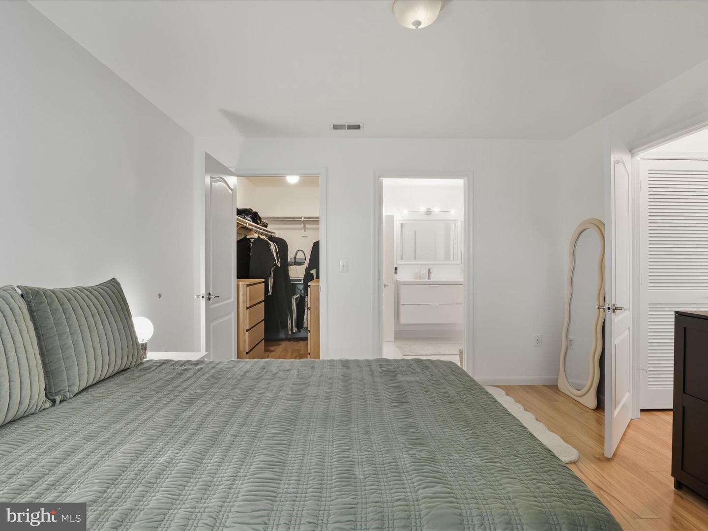 5601 WILLOUGHBY NEWTON DR #15, CENTREVILLE, Virginia 20120, 2 Bedrooms Bedrooms, ,2 BathroomsBathrooms,Residential,For sale,5601 WILLOUGHBY NEWTON DR #15,VAFX2274618 MLS # VAFX2274618