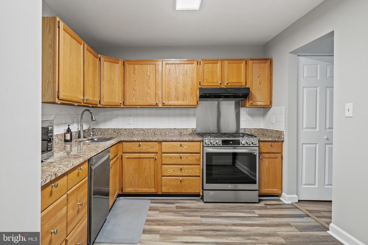 7804 INVERTON RD #201, ANNANDALE, Virginia 22003, 3 Bedrooms Bedrooms, ,2 BathroomsBathrooms,Residential,For sale,7804 INVERTON RD #201,VAFX2274622 MLS # VAFX2274622