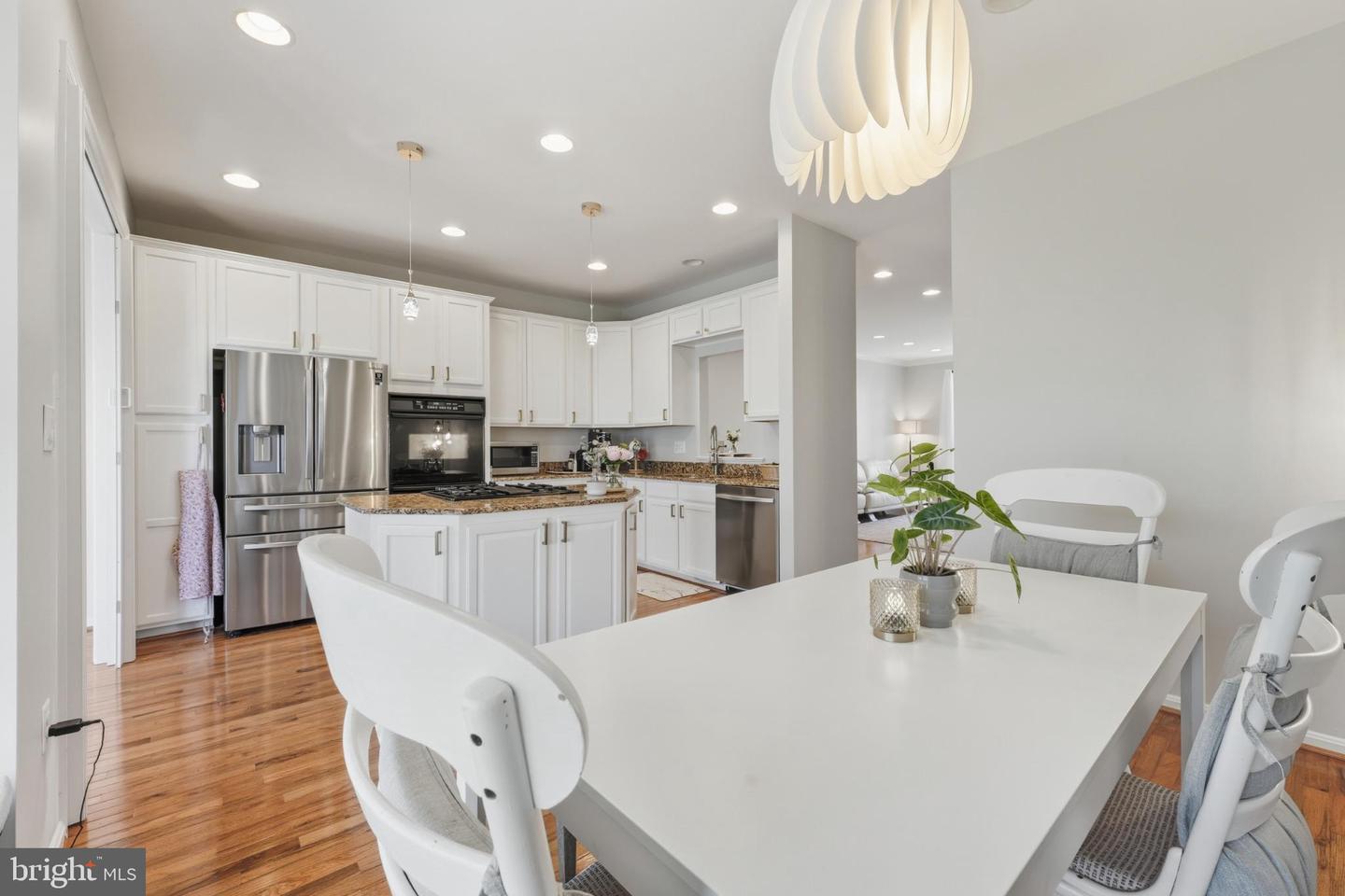 13679 LAVENDER MIST LN, CENTREVILLE, Virginia 20120, 4 Bedrooms Bedrooms, 13 Rooms Rooms,3 BathroomsBathrooms,Residential,For sale,13679 LAVENDER MIST LN,VAFX2274626 MLS # VAFX2274626