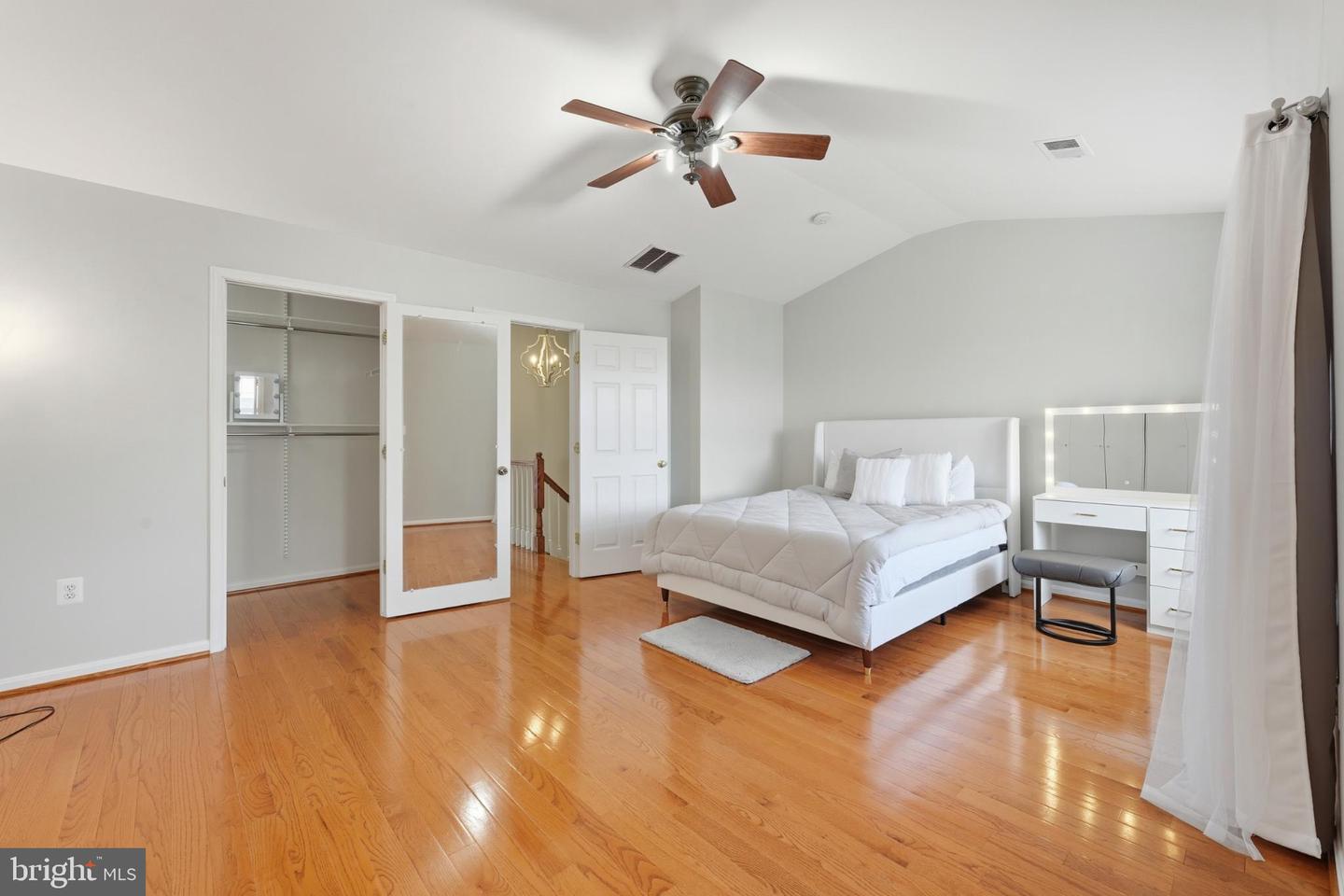 13679 LAVENDER MIST LN, CENTREVILLE, Virginia 20120, 4 Bedrooms Bedrooms, 13 Rooms Rooms,3 BathroomsBathrooms,Residential,For sale,13679 LAVENDER MIST LN,VAFX2274626 MLS # VAFX2274626