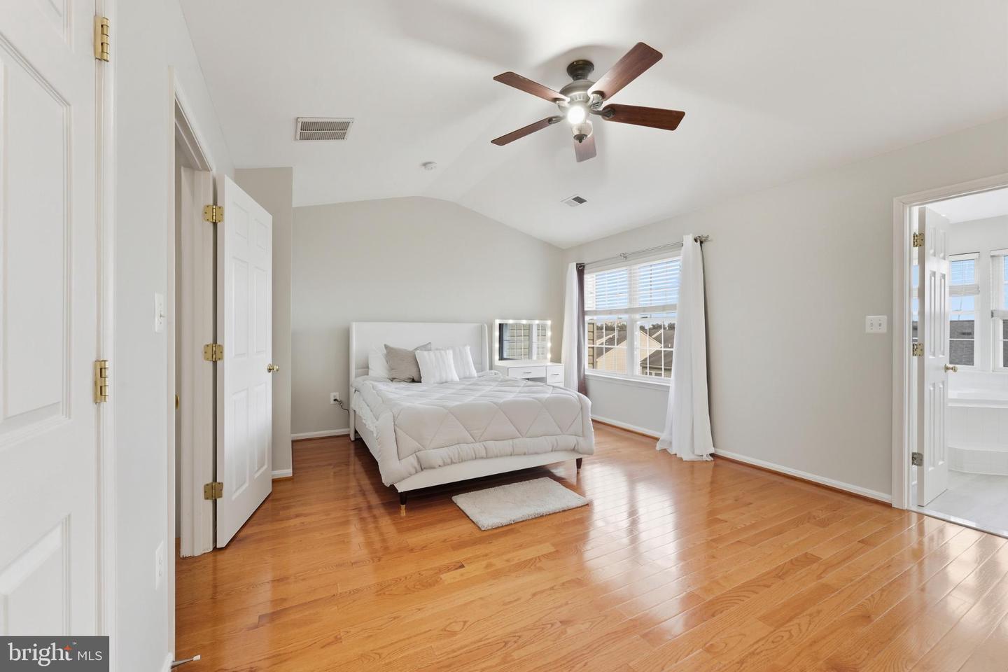 13679 LAVENDER MIST LN, CENTREVILLE, Virginia 20120, 4 Bedrooms Bedrooms, 13 Rooms Rooms,3 BathroomsBathrooms,Residential,For sale,13679 LAVENDER MIST LN,VAFX2274626 MLS # VAFX2274626