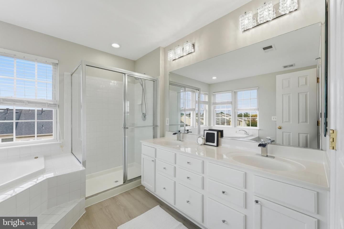 13679 LAVENDER MIST LN, CENTREVILLE, Virginia 20120, 4 Bedrooms Bedrooms, 13 Rooms Rooms,3 BathroomsBathrooms,Residential,For sale,13679 LAVENDER MIST LN,VAFX2274626 MLS # VAFX2274626