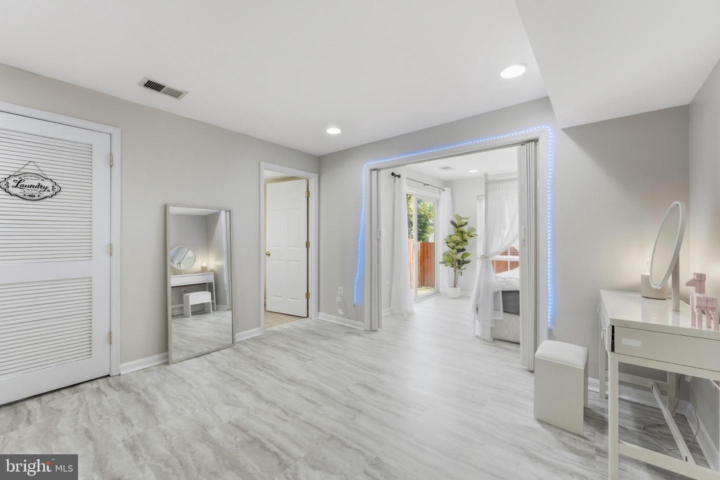 13679 LAVENDER MIST LN, CENTREVILLE, Virginia 20120, 4 Bedrooms Bedrooms, 13 Rooms Rooms,3 BathroomsBathrooms,Residential,For sale,13679 LAVENDER MIST LN,VAFX2274626 MLS # VAFX2274626