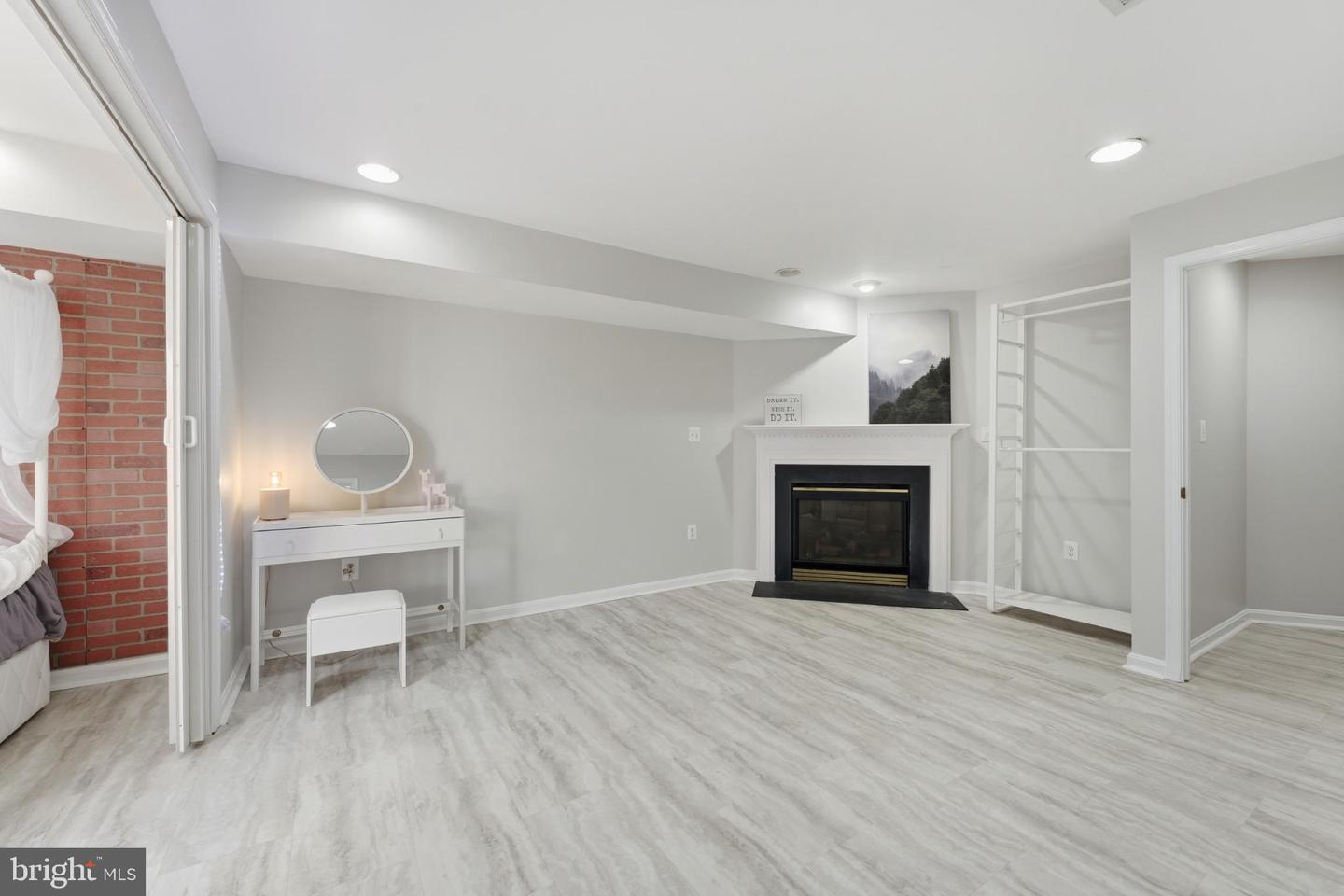 13679 LAVENDER MIST LN, CENTREVILLE, Virginia 20120, 4 Bedrooms Bedrooms, 13 Rooms Rooms,3 BathroomsBathrooms,Residential,For sale,13679 LAVENDER MIST LN,VAFX2274626 MLS # VAFX2274626