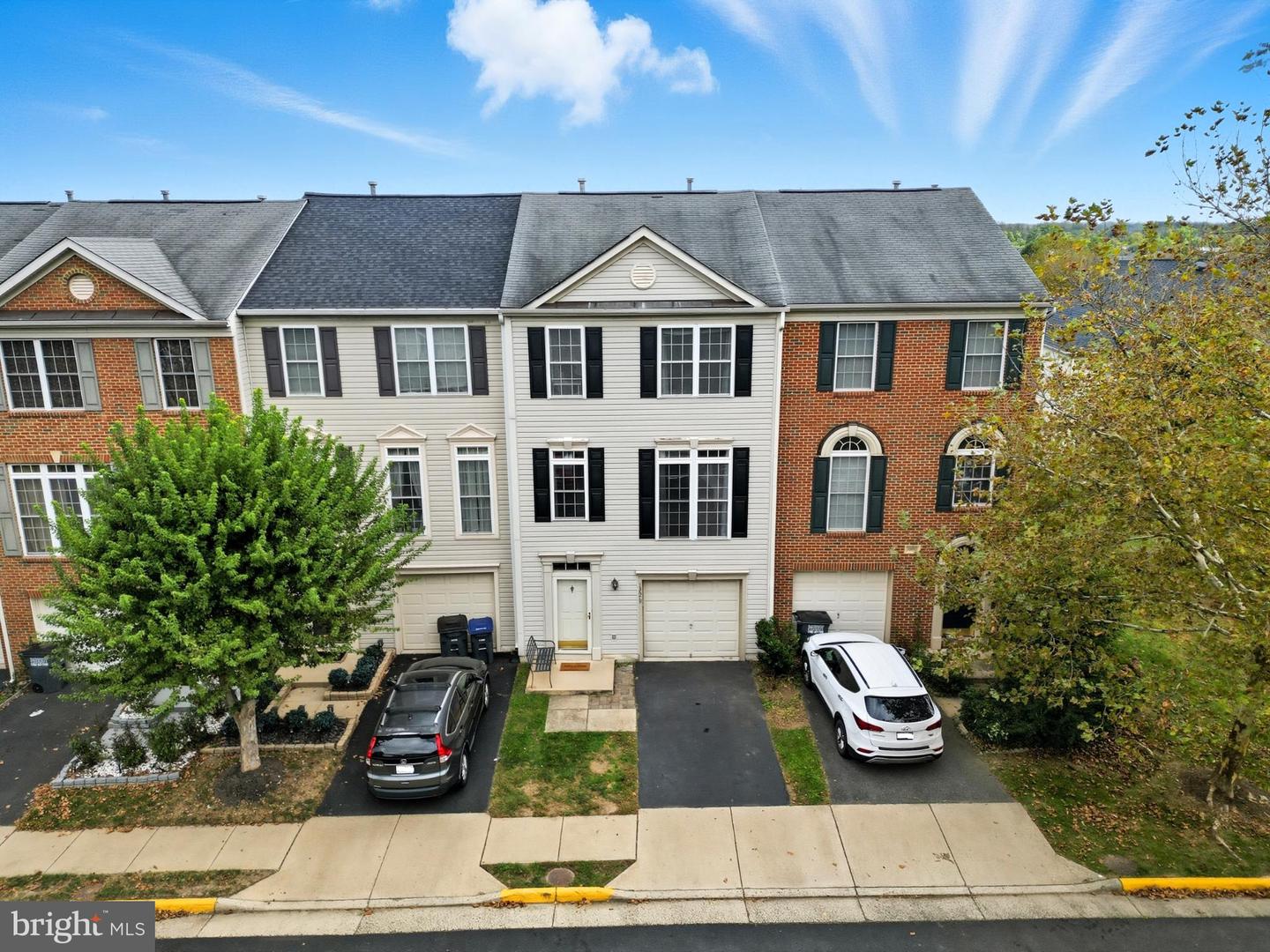 13679 LAVENDER MIST LN, CENTREVILLE, Virginia 20120, 4 Bedrooms Bedrooms, 13 Rooms Rooms,3 BathroomsBathrooms,Residential,For sale,13679 LAVENDER MIST LN,VAFX2274626 MLS # VAFX2274626