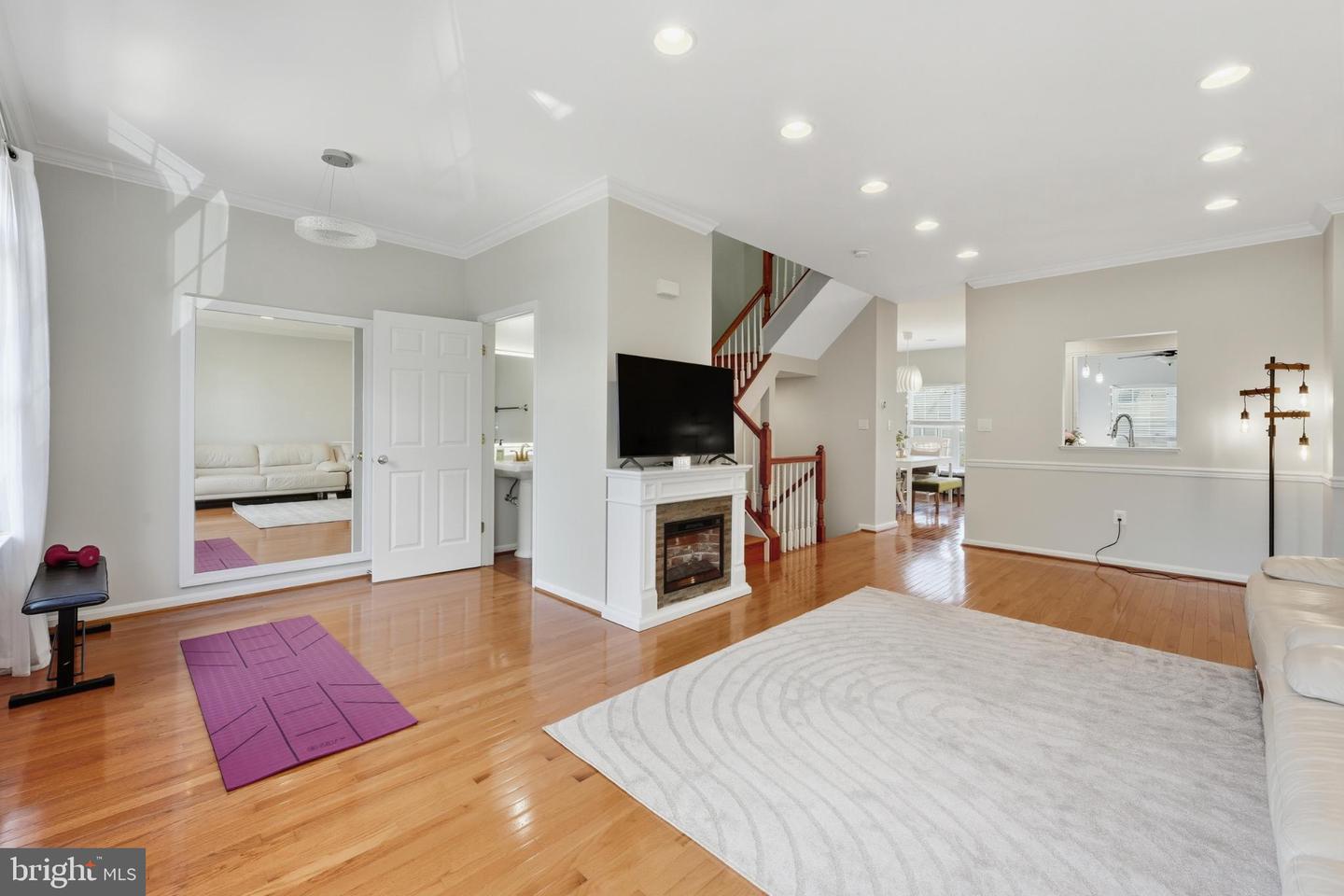 13679 LAVENDER MIST LN, CENTREVILLE, Virginia 20120, 4 Bedrooms Bedrooms, 13 Rooms Rooms,3 BathroomsBathrooms,Residential,For sale,13679 LAVENDER MIST LN,VAFX2274626 MLS # VAFX2274626