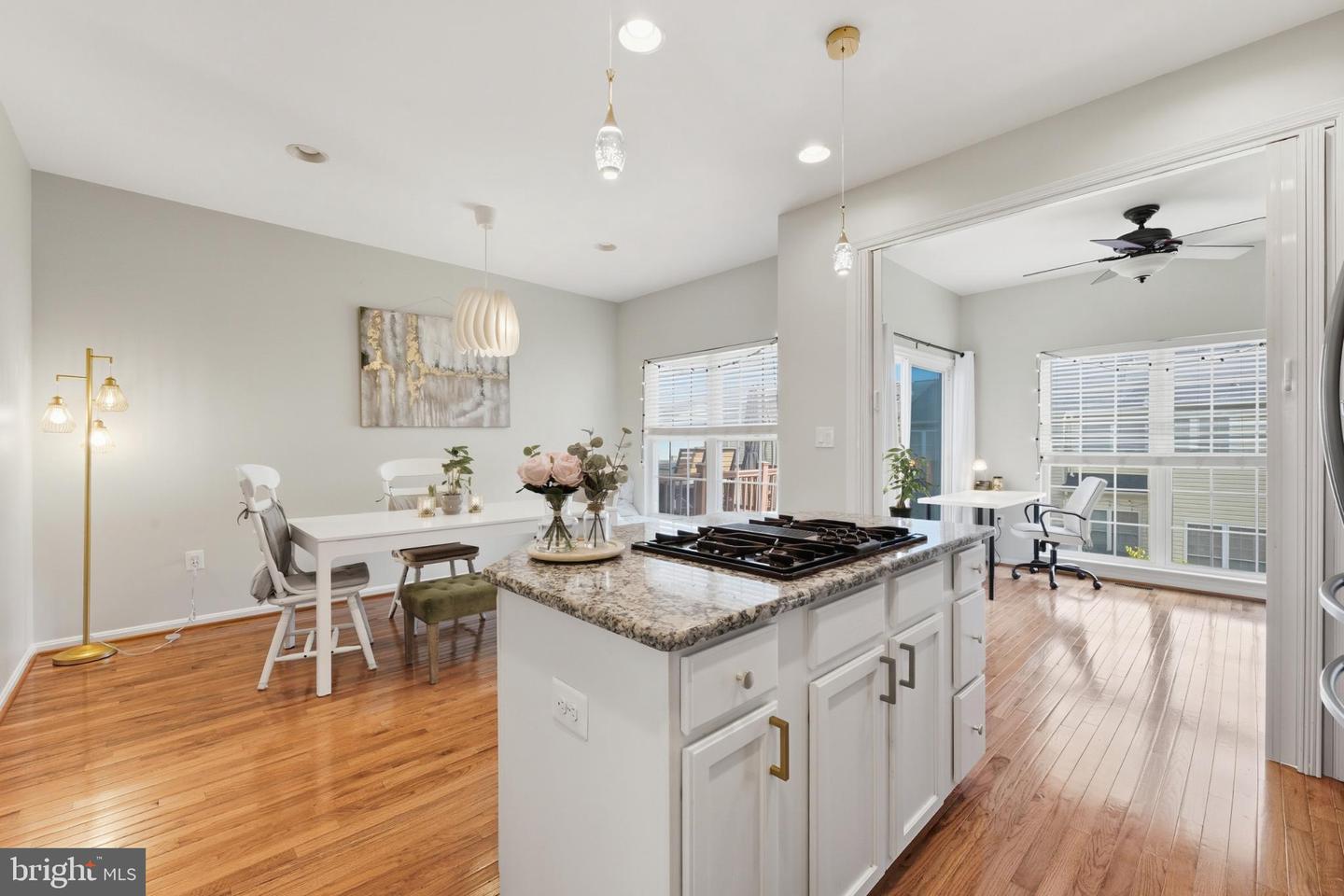 13679 LAVENDER MIST LN, CENTREVILLE, Virginia 20120, 4 Bedrooms Bedrooms, 13 Rooms Rooms,3 BathroomsBathrooms,Residential,For sale,13679 LAVENDER MIST LN,VAFX2274626 MLS # VAFX2274626