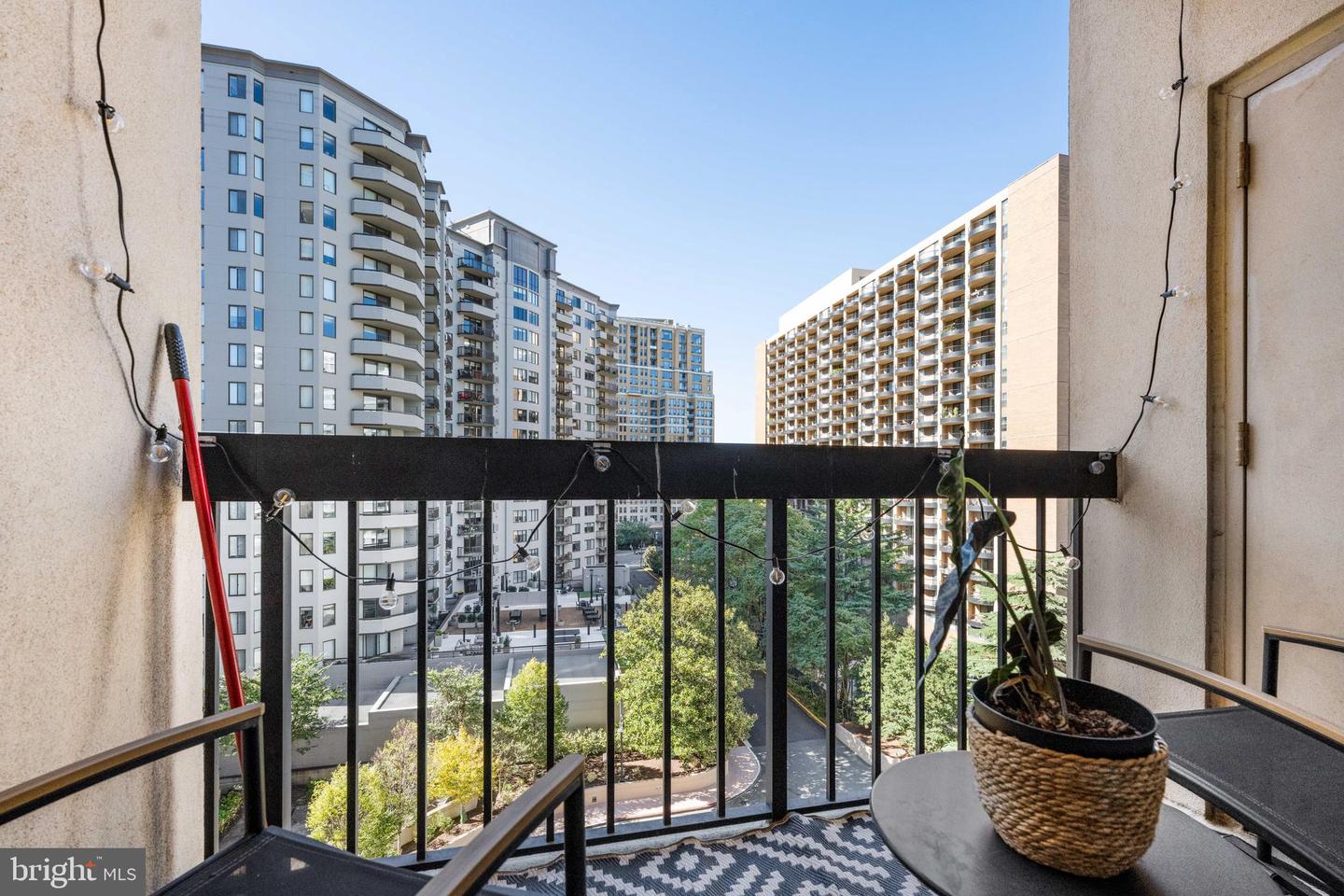1211 S EADS ST S #711, ARLINGTON, Virginia 22202, 1 Bedroom Bedrooms, ,1 BathroomBathrooms,Residential,For sale,1211 S EADS ST S #711,VAAR2064988 MLS # VAAR2064988