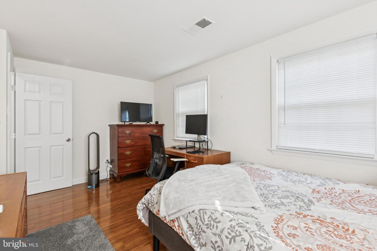 13715 SMALLWOOD CT, CHANTILLY, Virginia 20151, 4 Bedrooms Bedrooms, ,2 BathroomsBathrooms,Residential,For sale,13715 SMALLWOOD CT,VAFX2274656 MLS # VAFX2274656