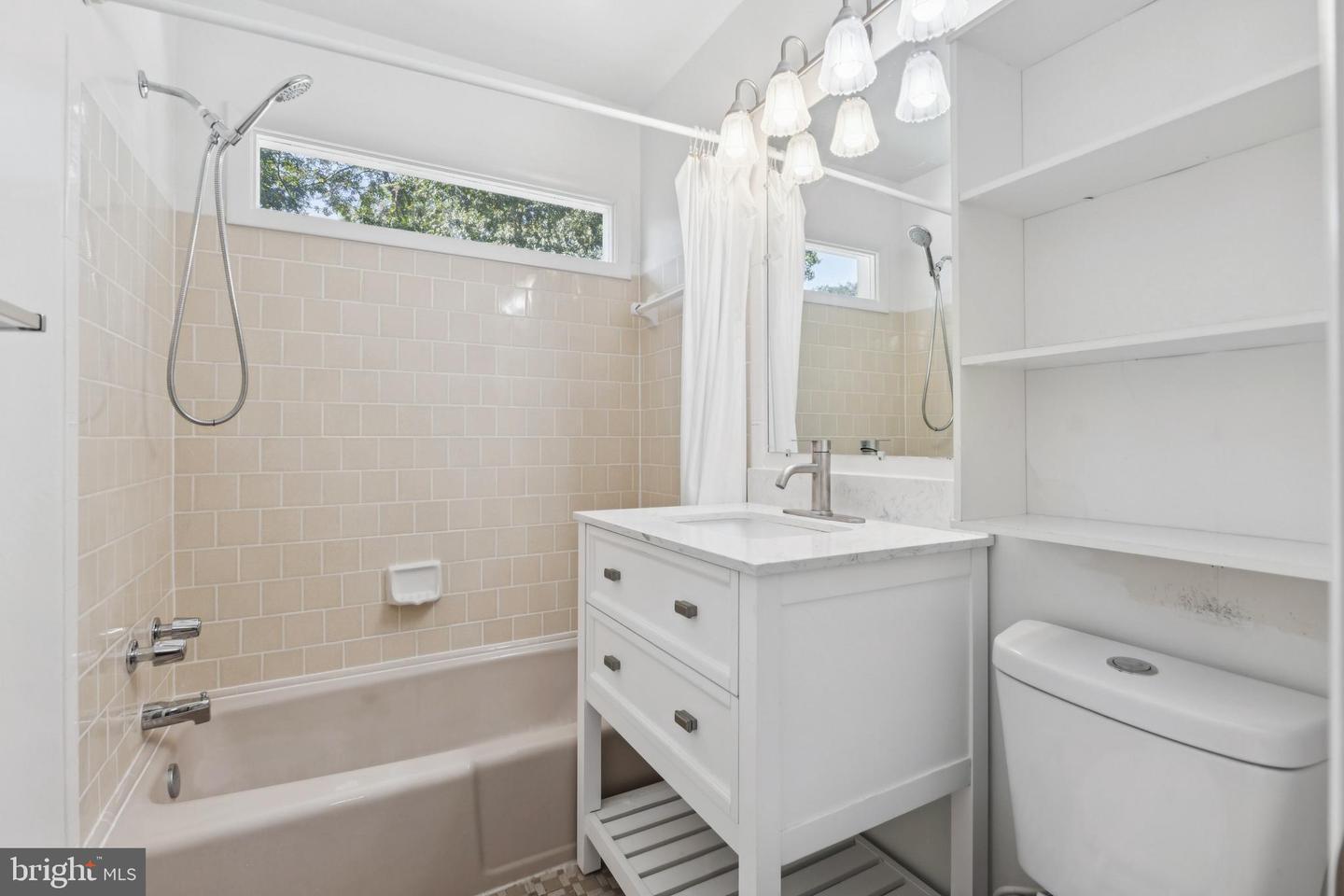 13715 SMALLWOOD CT, CHANTILLY, Virginia 20151, 4 Bedrooms Bedrooms, ,2 BathroomsBathrooms,Residential,For sale,13715 SMALLWOOD CT,VAFX2274656 MLS # VAFX2274656
