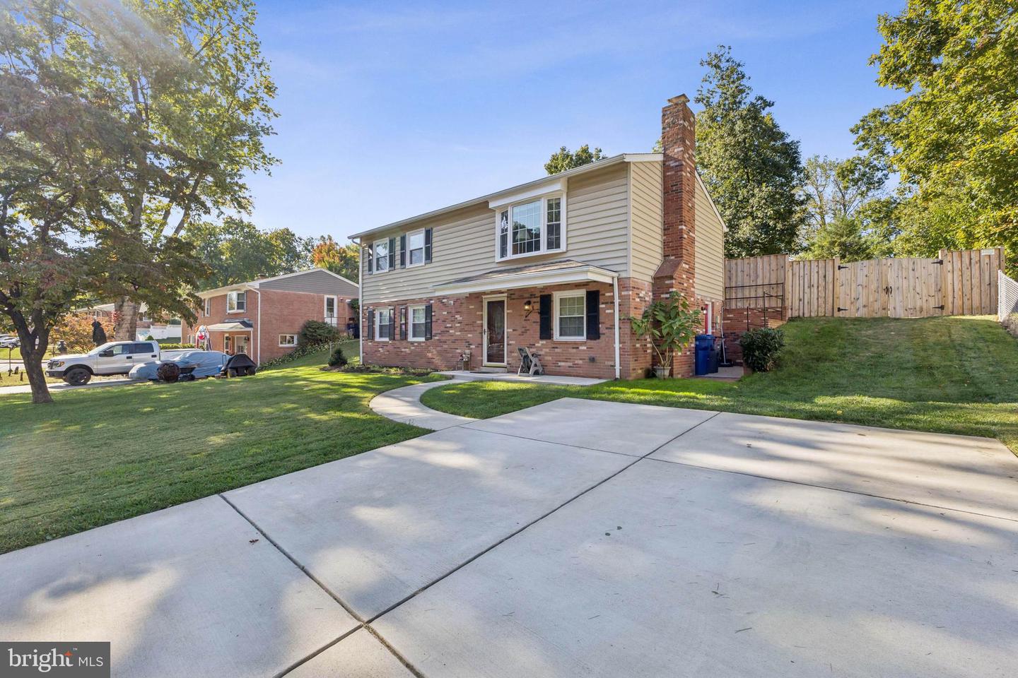 13715 SMALLWOOD CT, CHANTILLY, Virginia 20151, 4 Bedrooms Bedrooms, ,2 BathroomsBathrooms,Residential,For sale,13715 SMALLWOOD CT,VAFX2274656 MLS # VAFX2274656