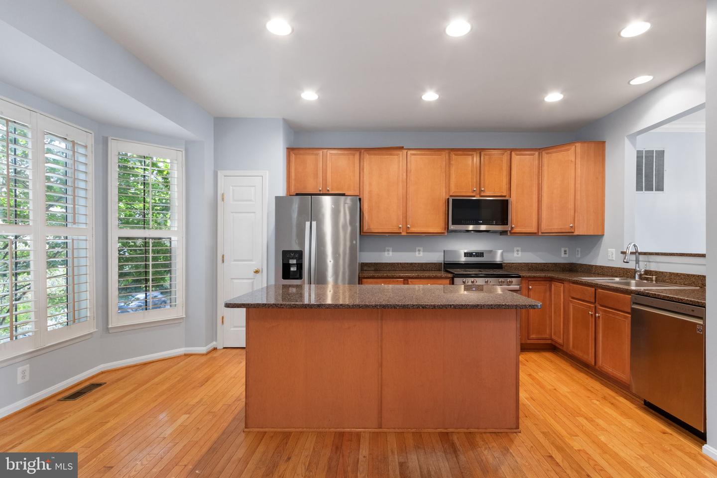 12904 LEATHERWOOD LN, WOODBRIDGE, Virginia 22192, 3 Bedrooms Bedrooms, ,2 BathroomsBathrooms,Residential,For sale,12904 LEATHERWOOD LN,VAPW2098888 MLS # VAPW2098888
