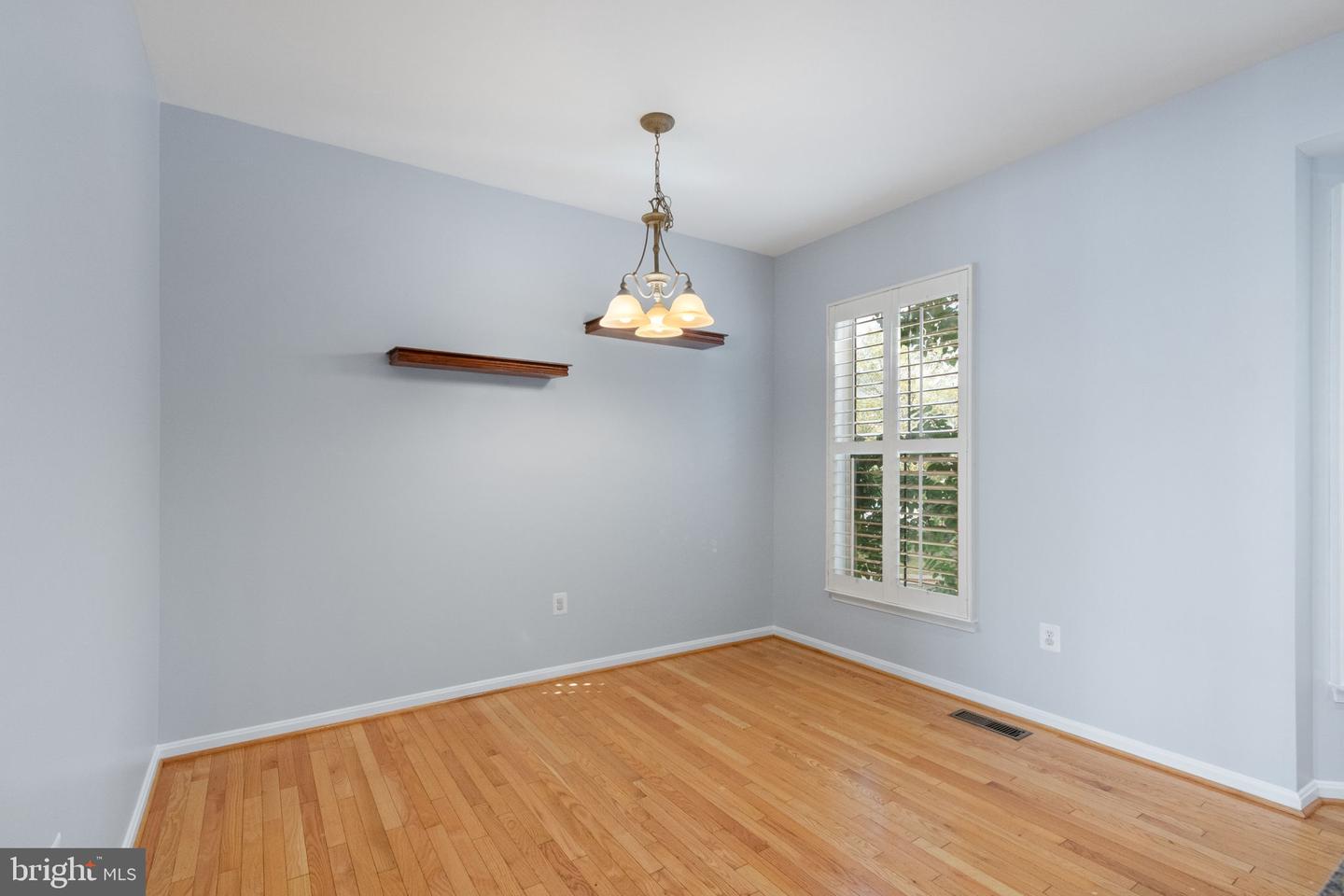 12904 LEATHERWOOD LN, WOODBRIDGE, Virginia 22192, 3 Bedrooms Bedrooms, ,2 BathroomsBathrooms,Residential,For sale,12904 LEATHERWOOD LN,VAPW2098888 MLS # VAPW2098888