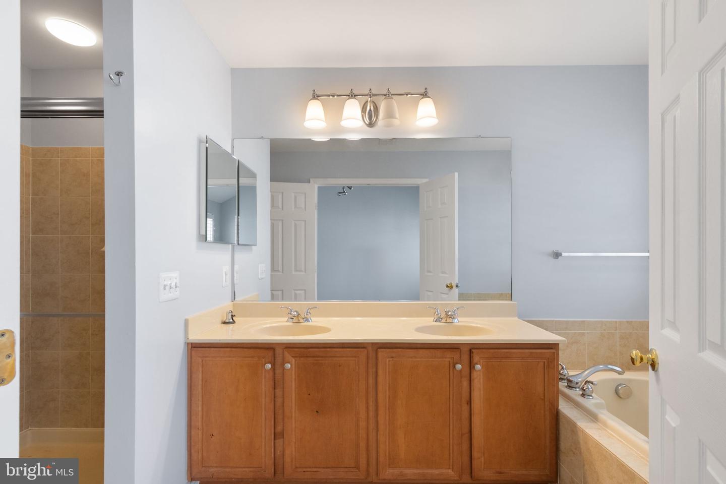 12904 LEATHERWOOD LN, WOODBRIDGE, Virginia 22192, 3 Bedrooms Bedrooms, ,2 BathroomsBathrooms,Residential,For sale,12904 LEATHERWOOD LN,VAPW2098888 MLS # VAPW2098888